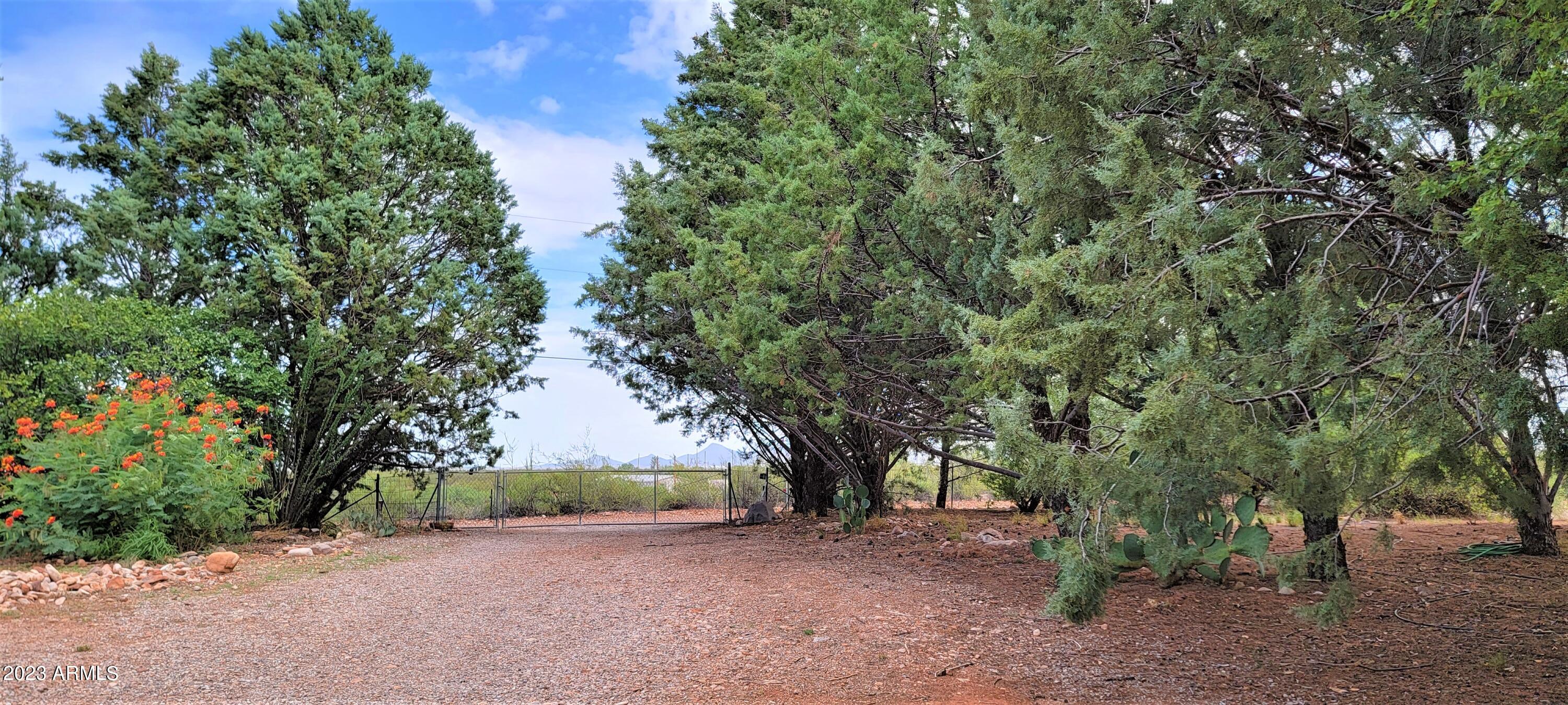HIGH KNOLL RANCHES - Residential