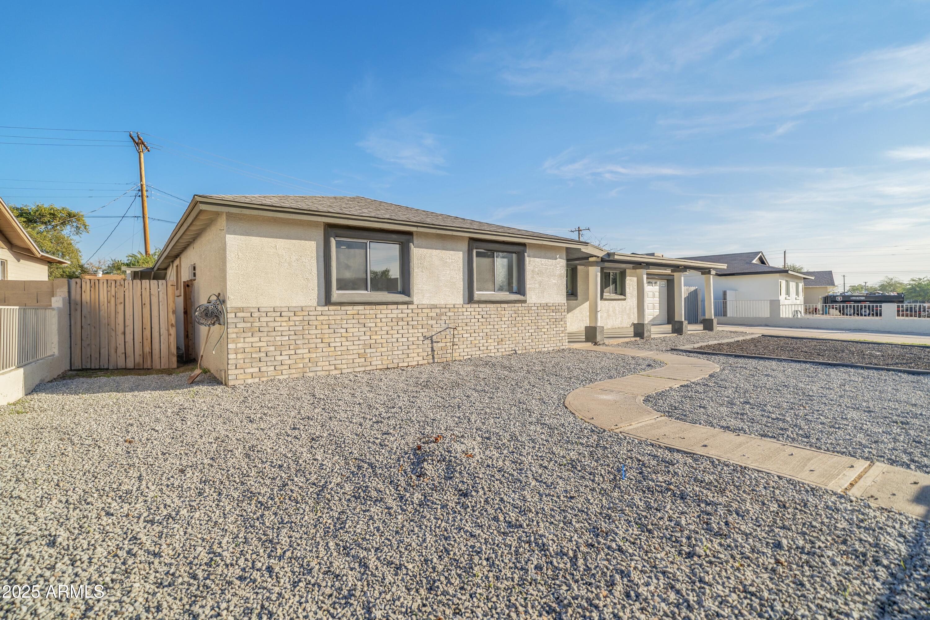 5827 W ROSEWOOD Lane