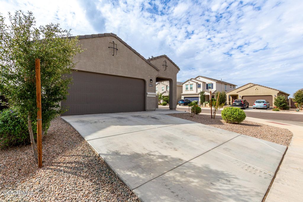 Photo of 36637 W Santa Barbara Avenue, Maricopa, AZ 85138 (MLS # 6932486)