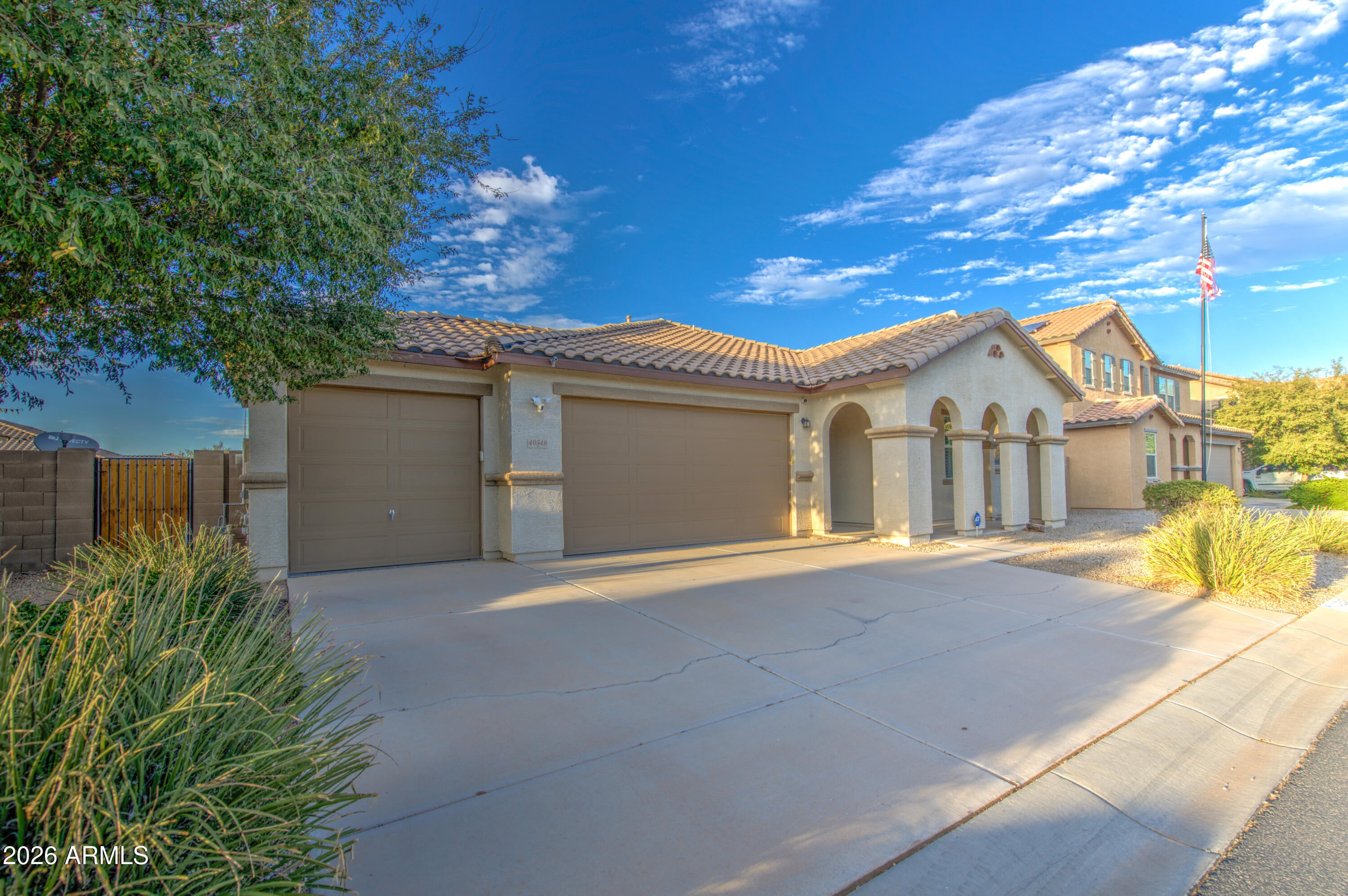 40548 W DENNIS Lane