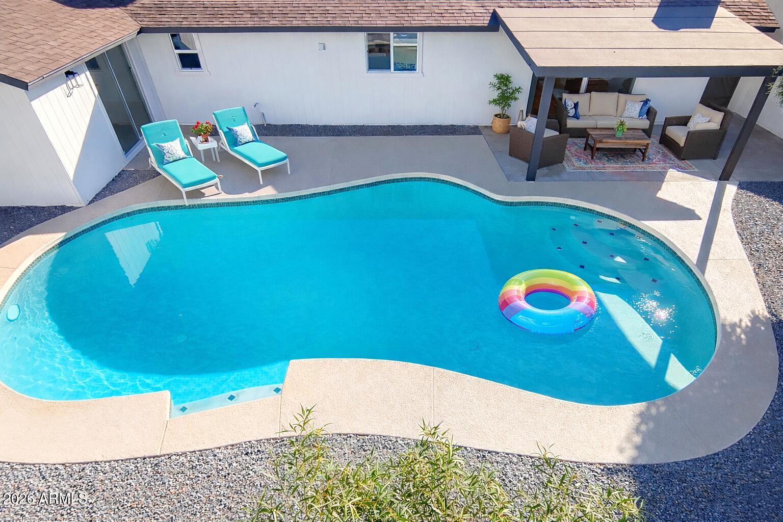 8618 W CLARENDON Avenue