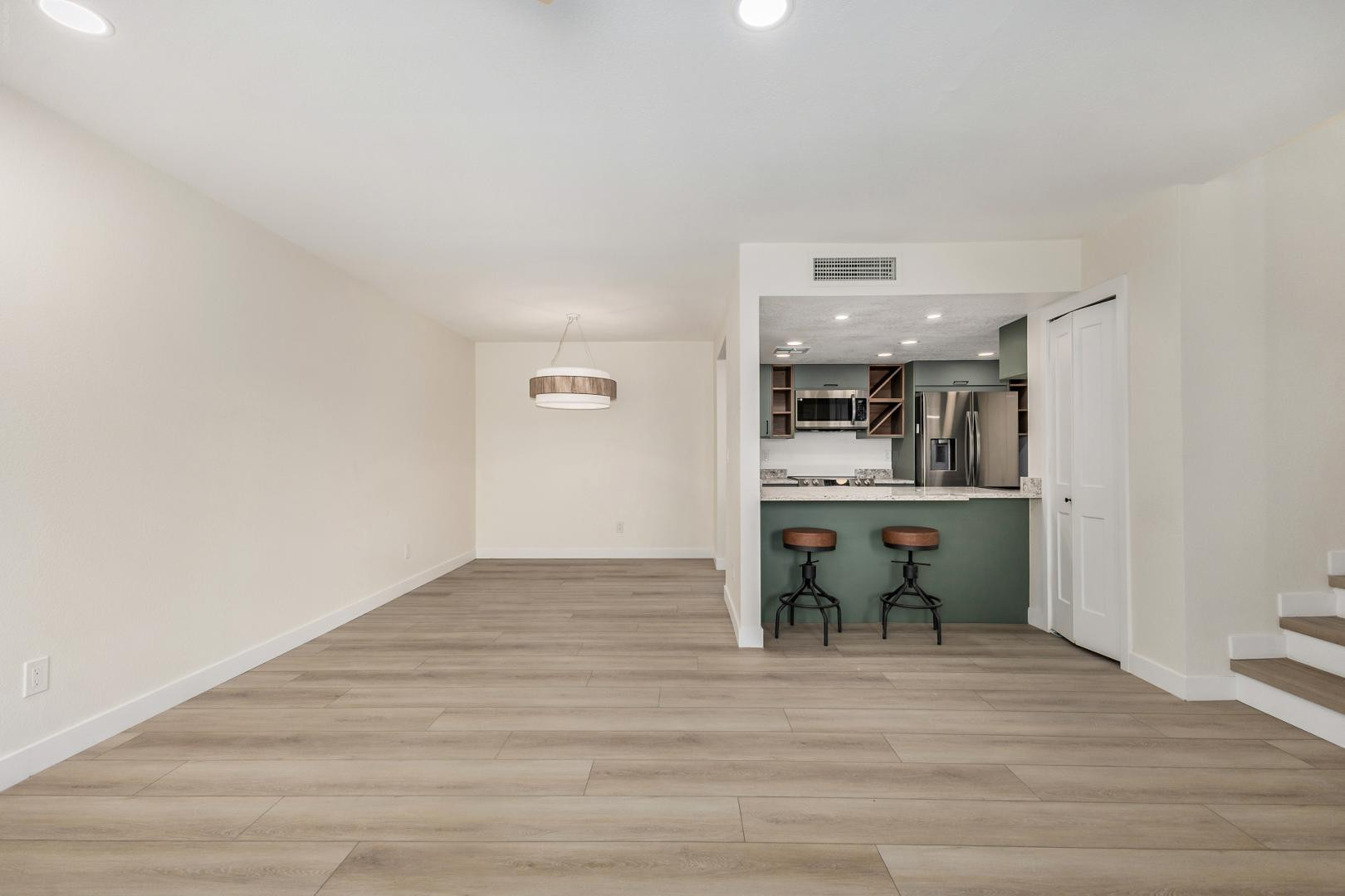 222 W Brown Road 104