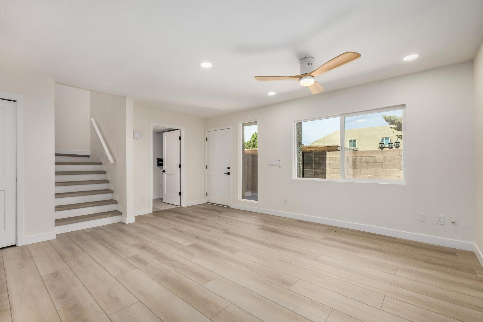 222 W Brown Road 104