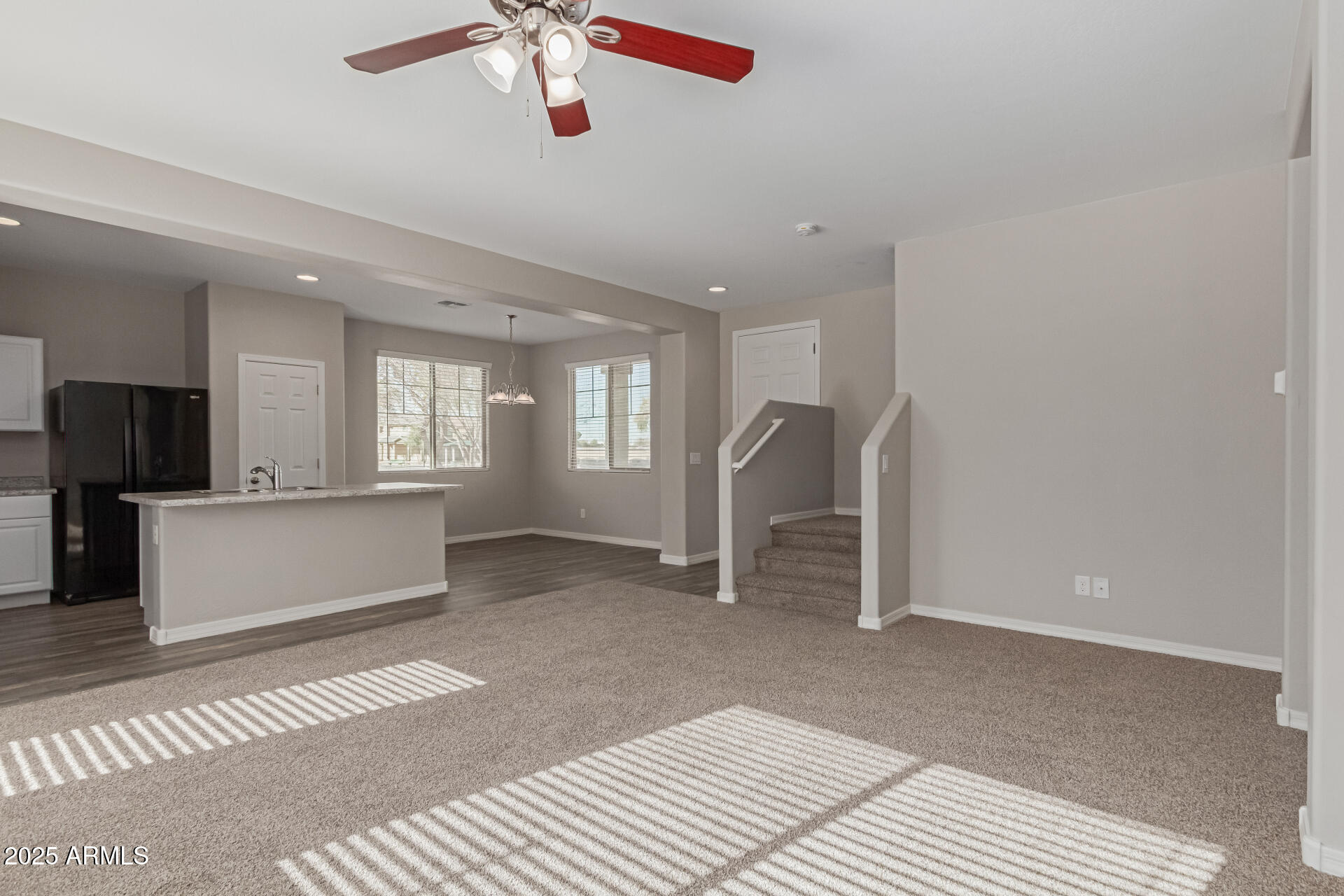 911 E AGUA FRIA Lane