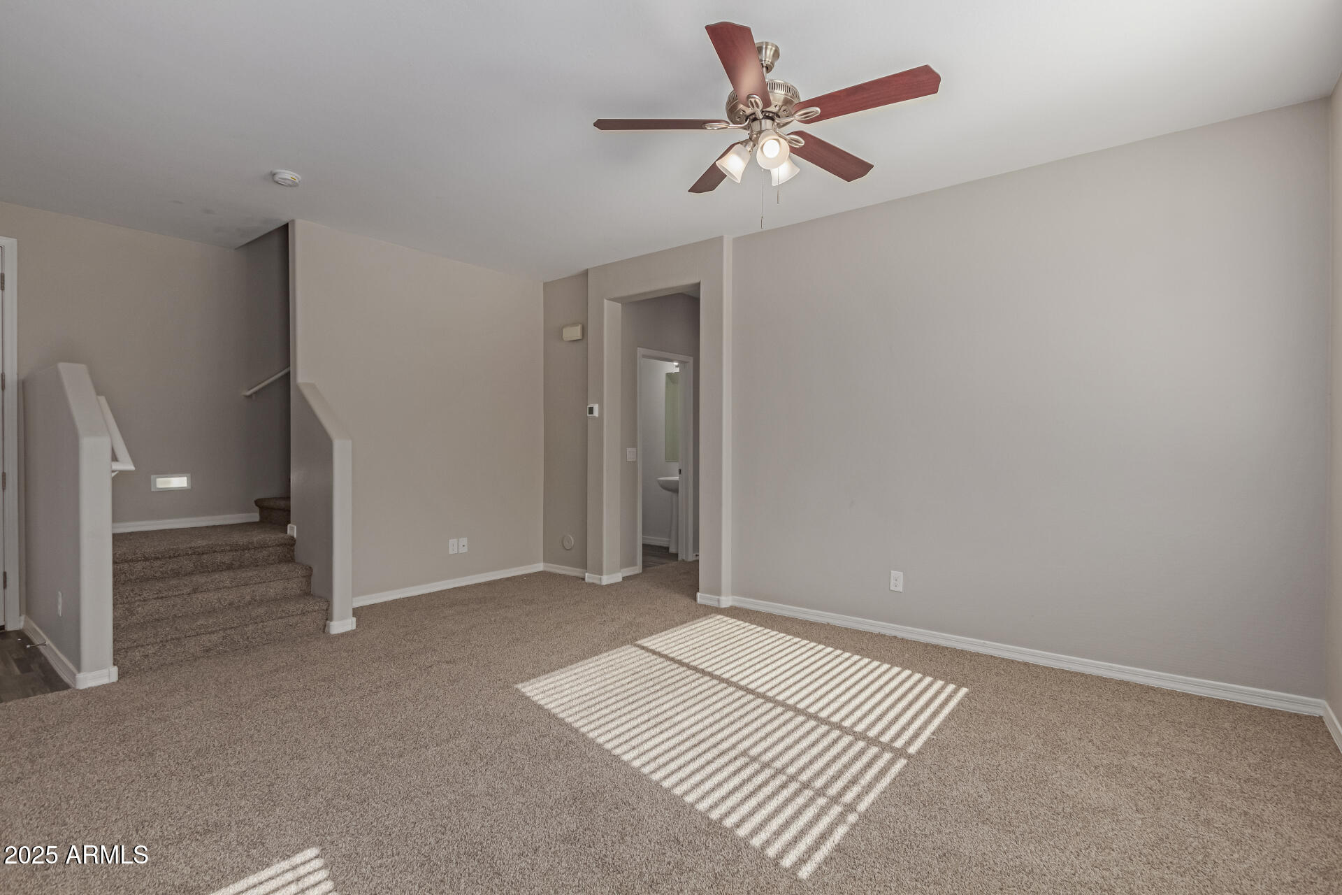 911 E AGUA FRIA Lane