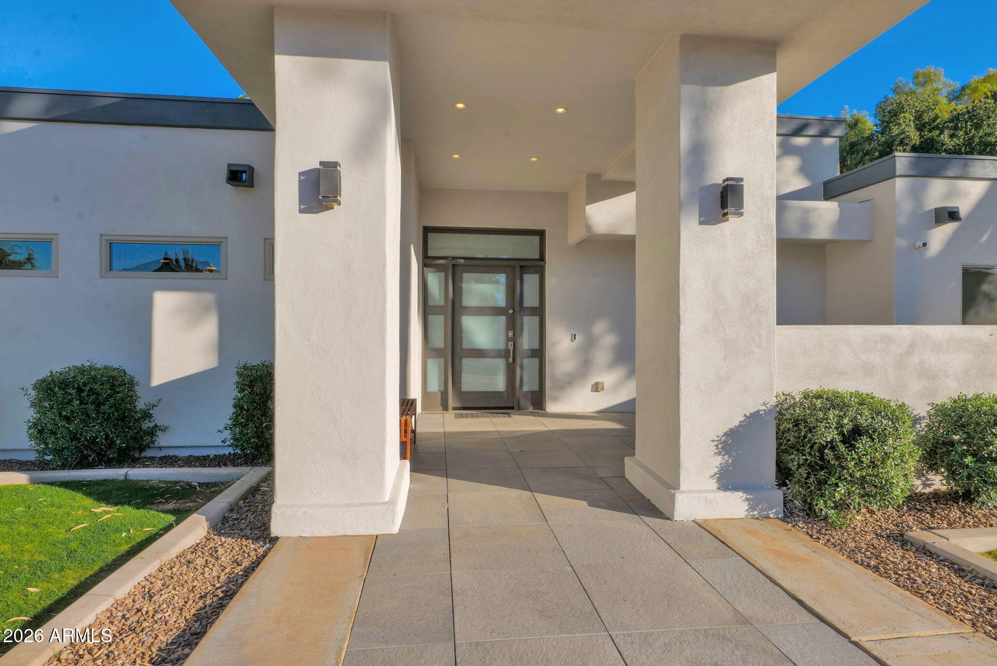 11813 N Blackheath Road