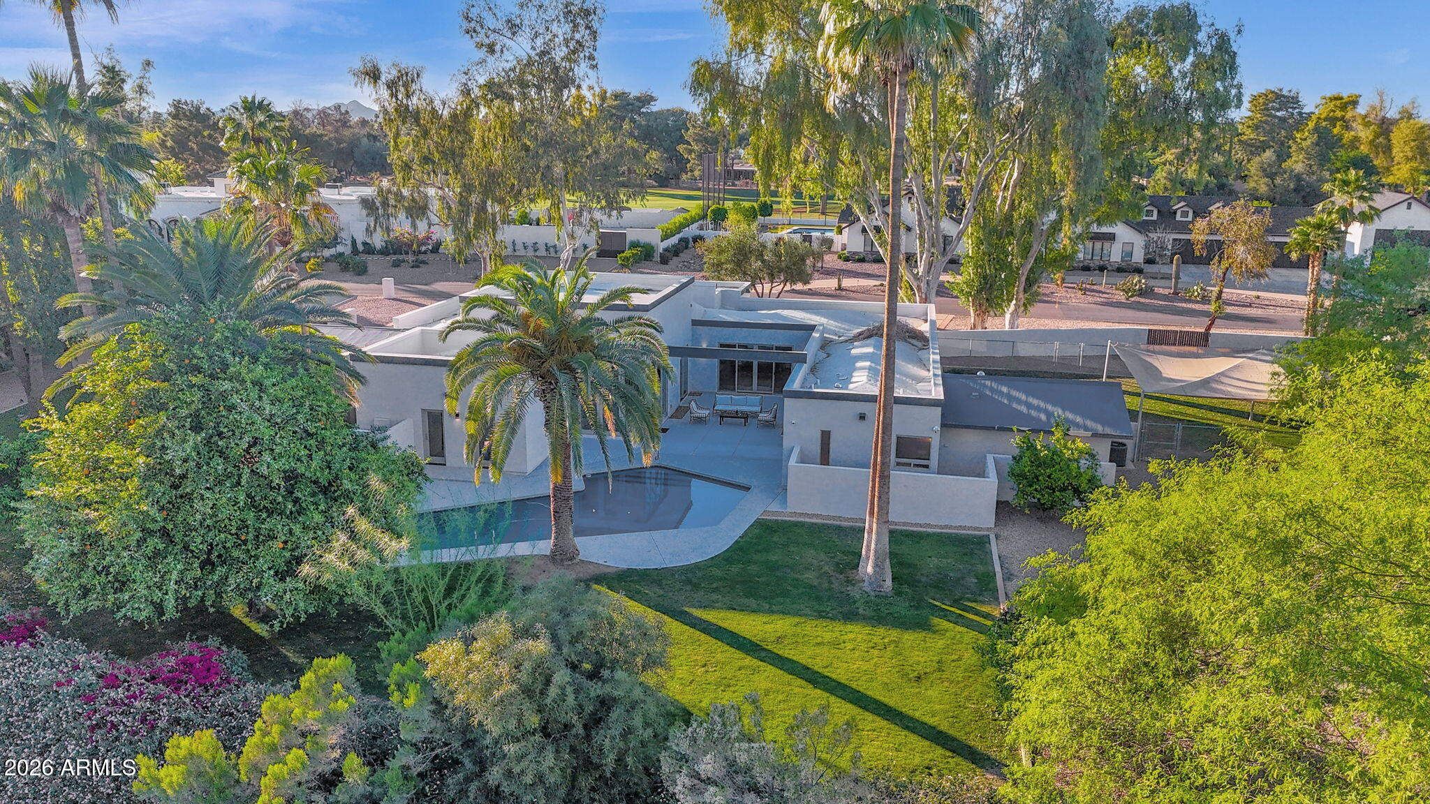 11813 N Blackheath Road