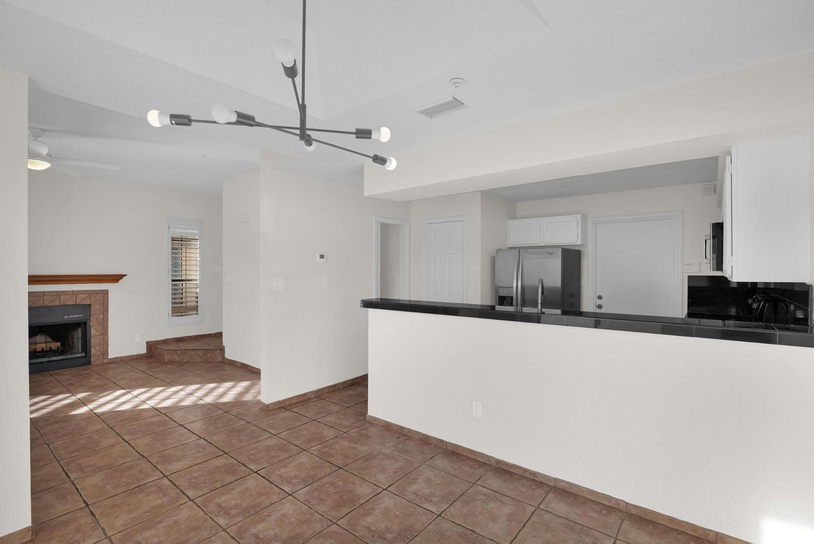 1124 E Rose Lane Unit 3