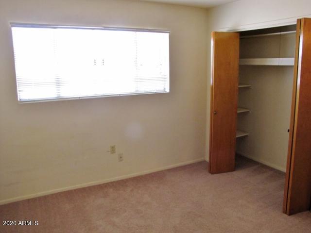 TOWN & COUNTRY ESTATES - Residential Lease