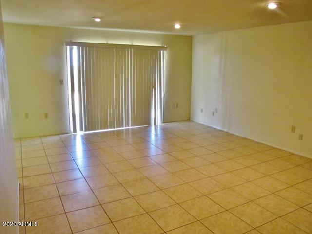TOWN & COUNTRY ESTATES - Residential Lease