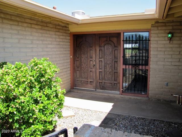 TOWN & COUNTRY ESTATES - Residential Lease