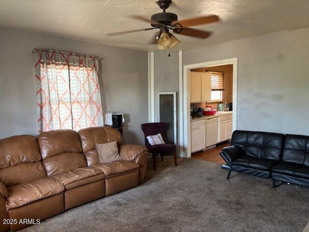 Photo of 812 N Center Avenue, Casa Grande, AZ 85122 (MLS # 6913879)