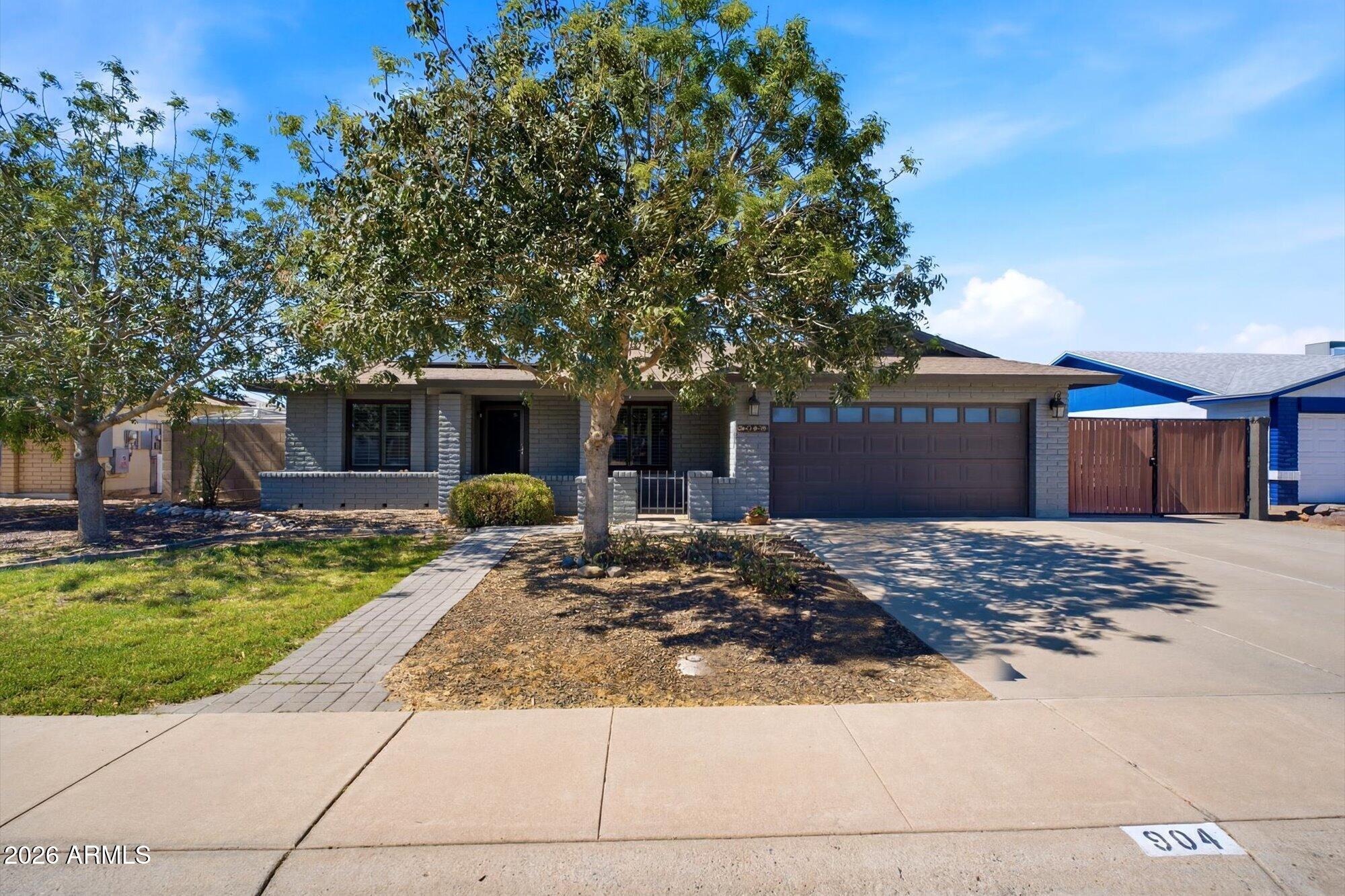 904 W LOUGHLIN Drive