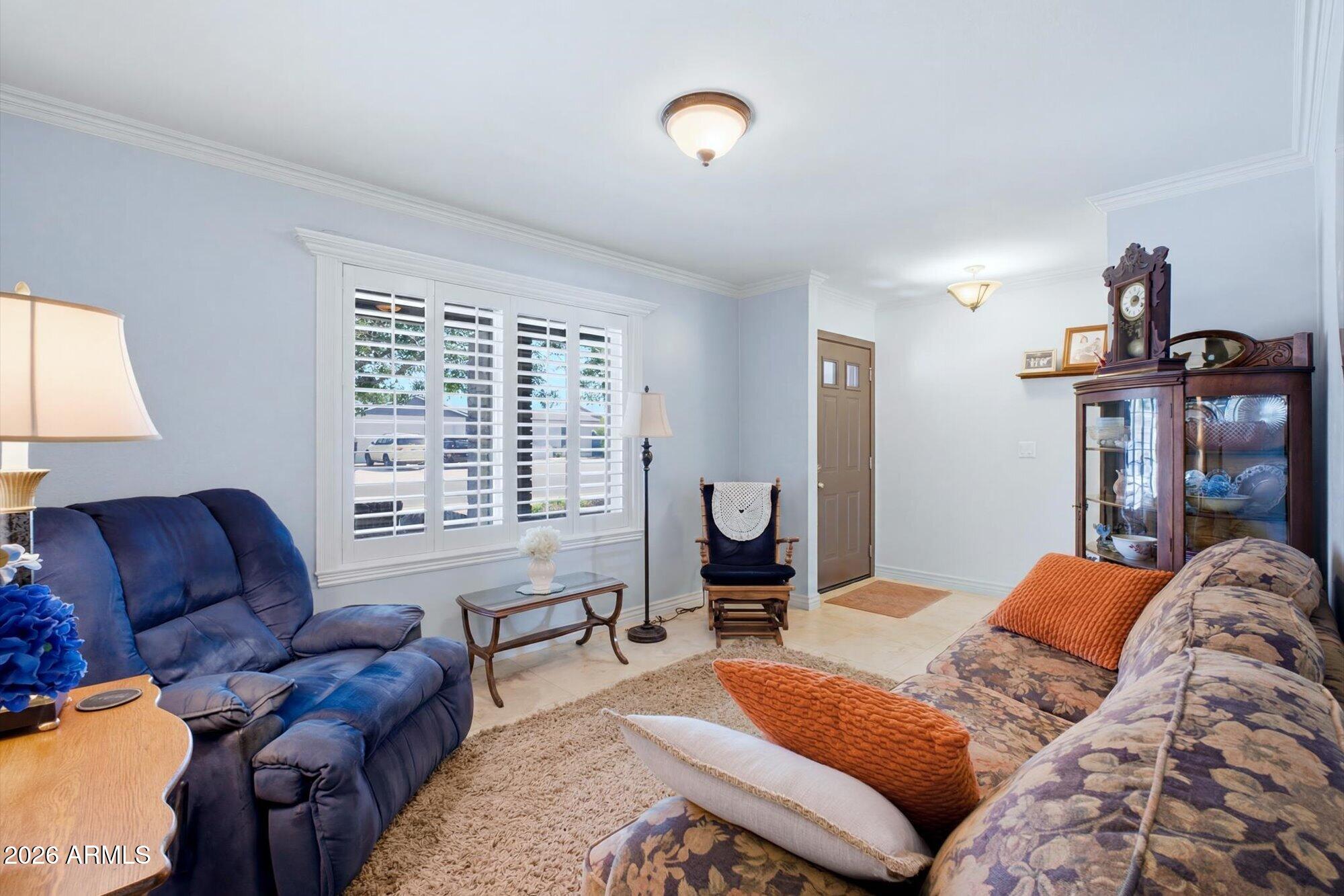 904 W LOUGHLIN Drive