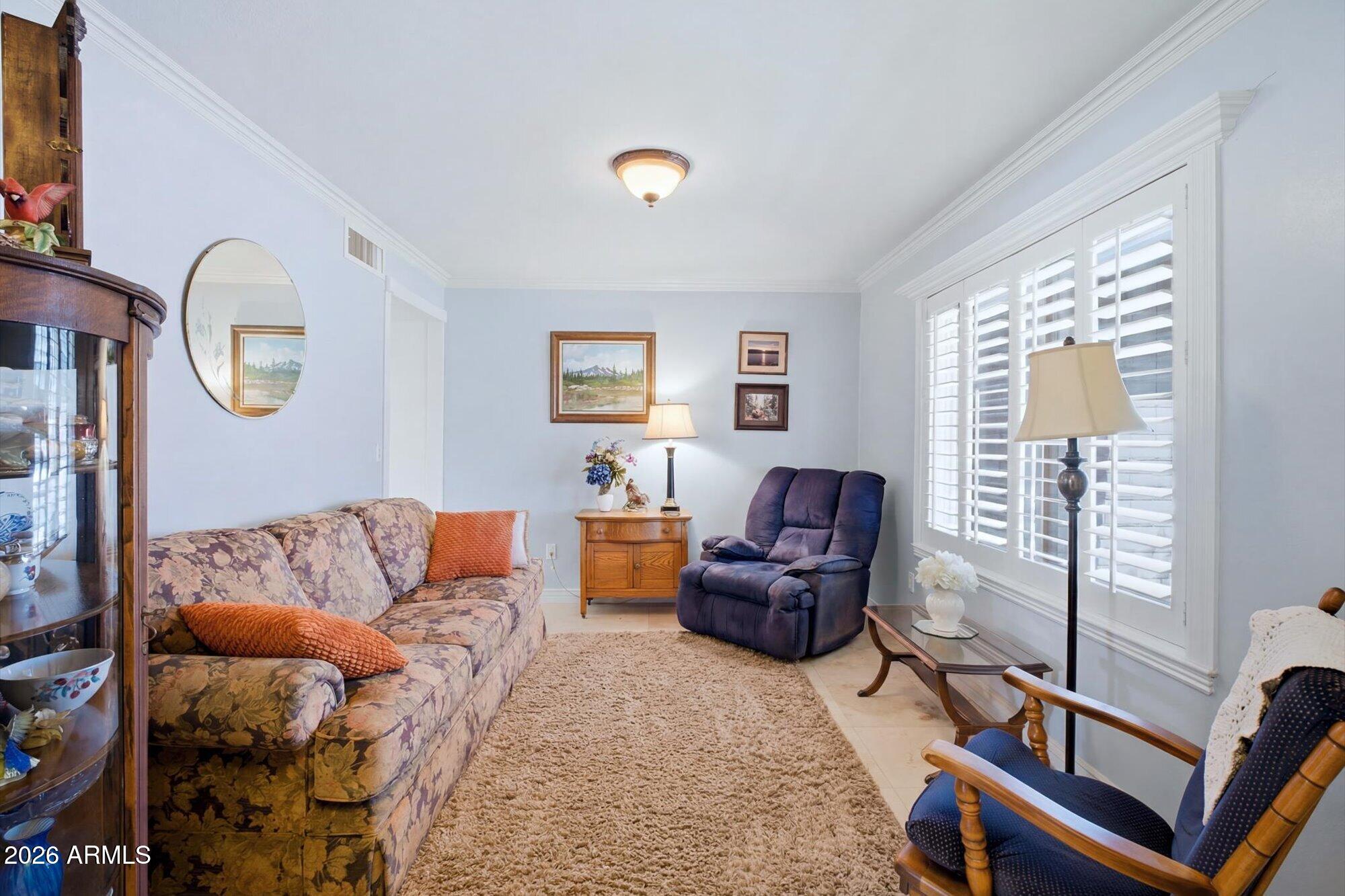 904 W LOUGHLIN Drive