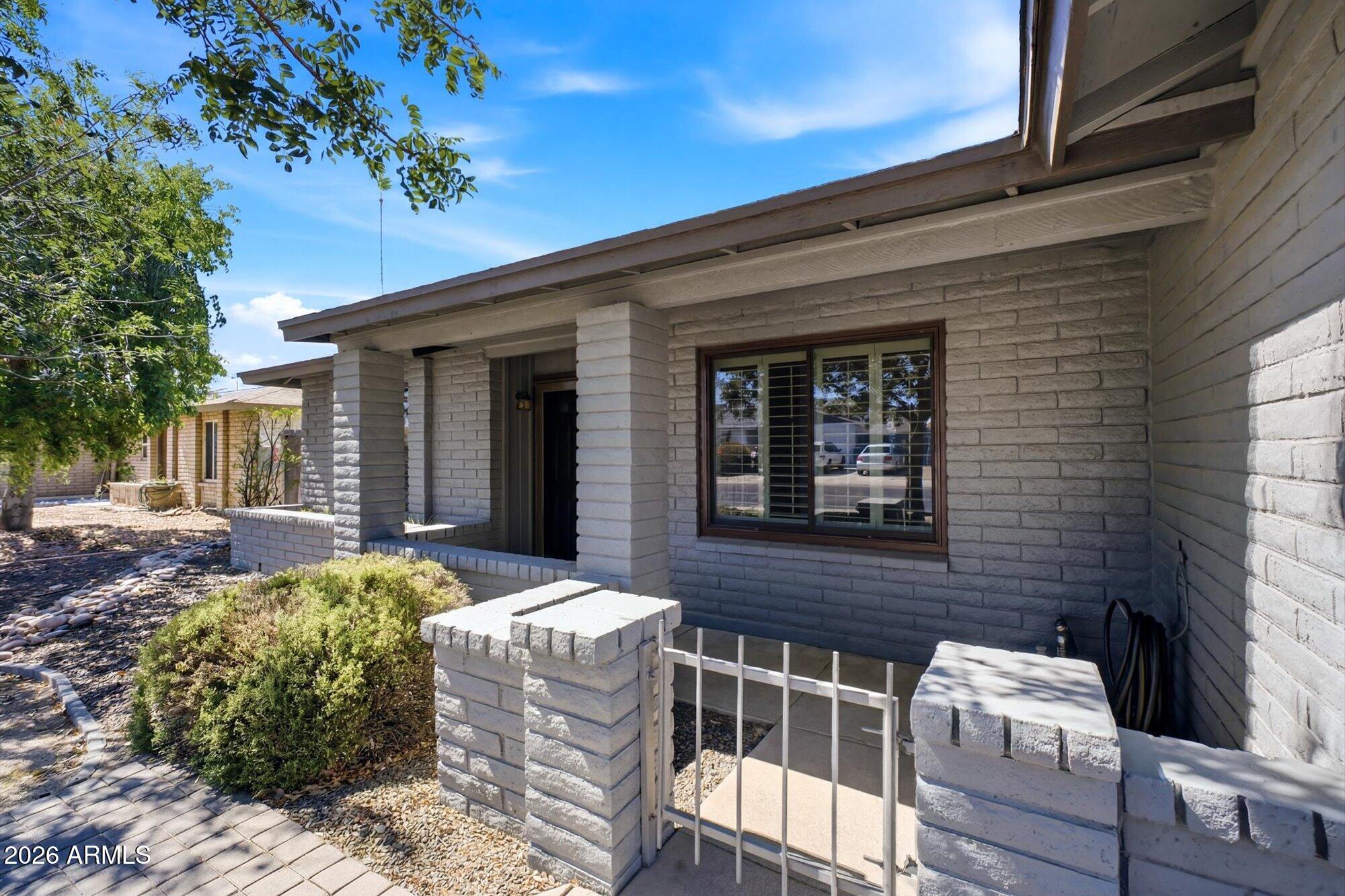 904 W LOUGHLIN Drive
