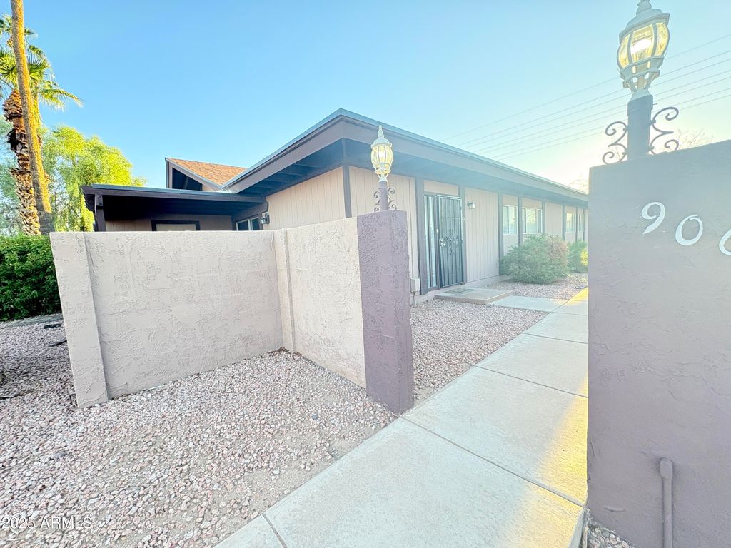Photo of 906 S Acapulco Lane #UNIT A, Tempe, AZ 85281 (MLS # 6910458)