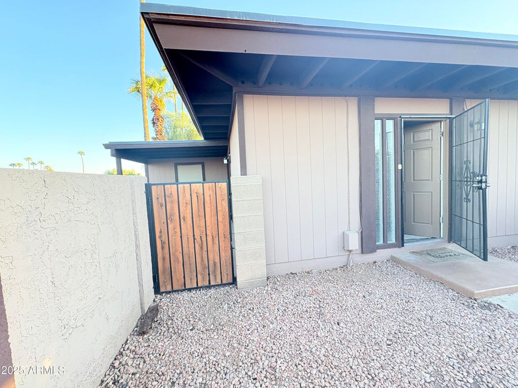 Photo of 906 S Acapulco Lane #UNIT A, Tempe, AZ 85281 (MLS # 6910458)