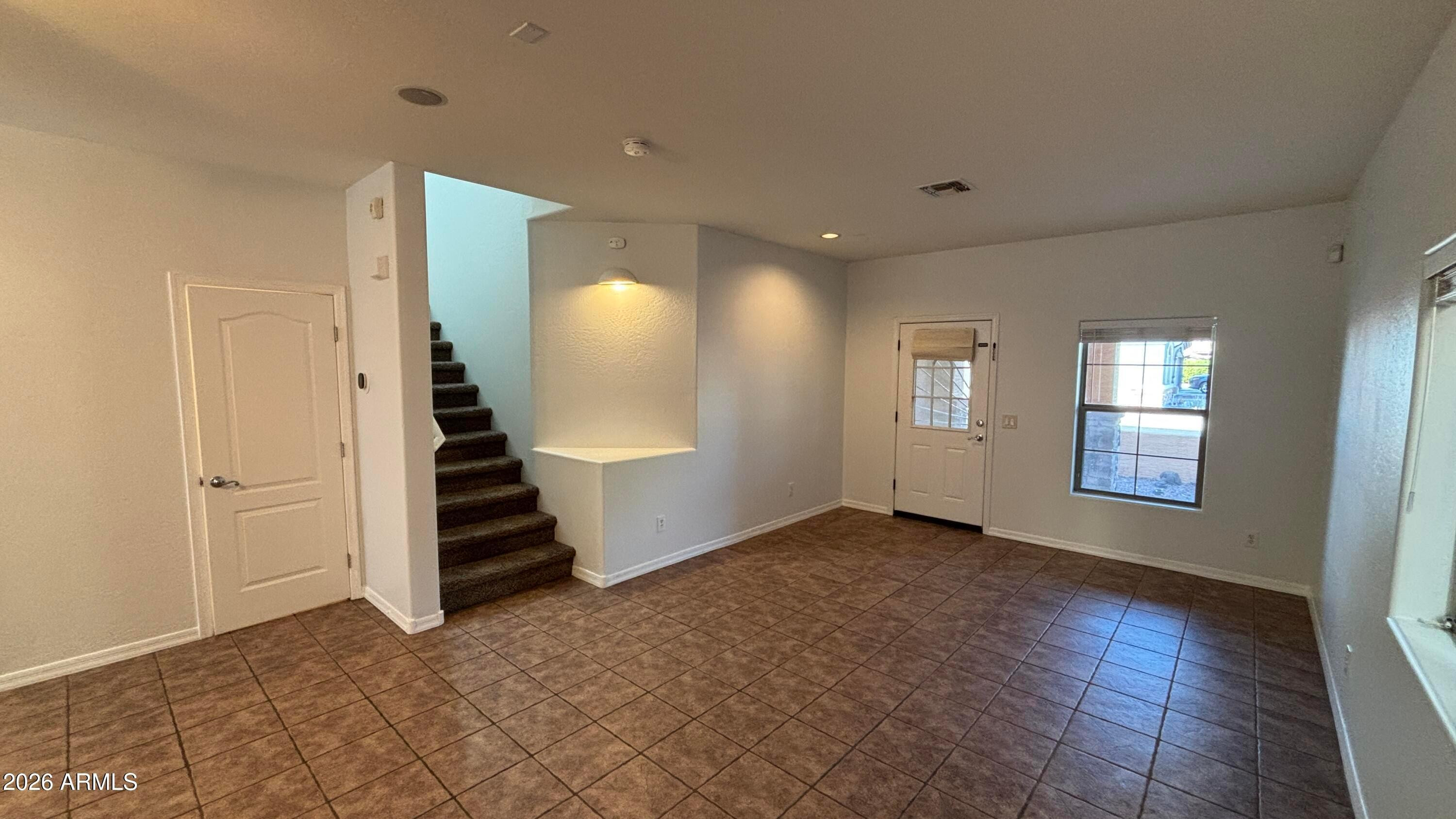 1833 E Hartford Avenue