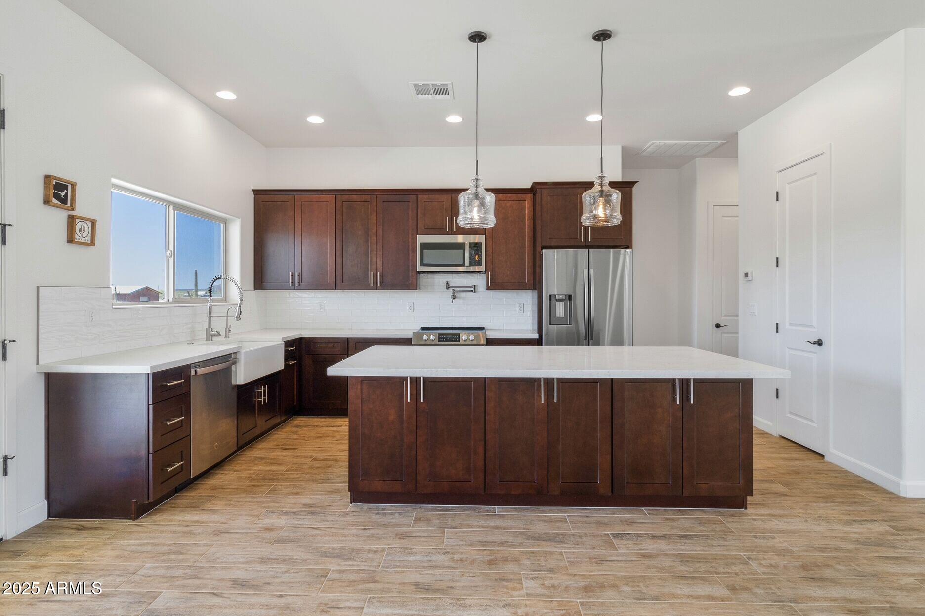 48126 N Coyote Pass Road