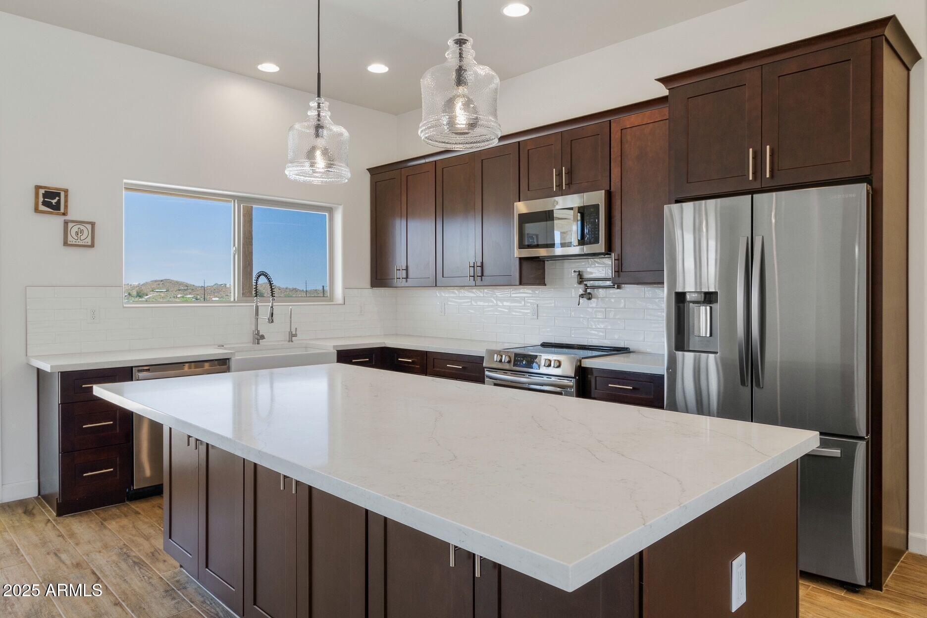 48126 N Coyote Pass Road