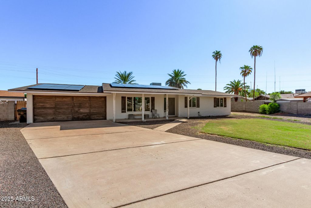 Photo of 1328 E Evergreen Street, Mesa, AZ 85203 (MLS # 6928281)
