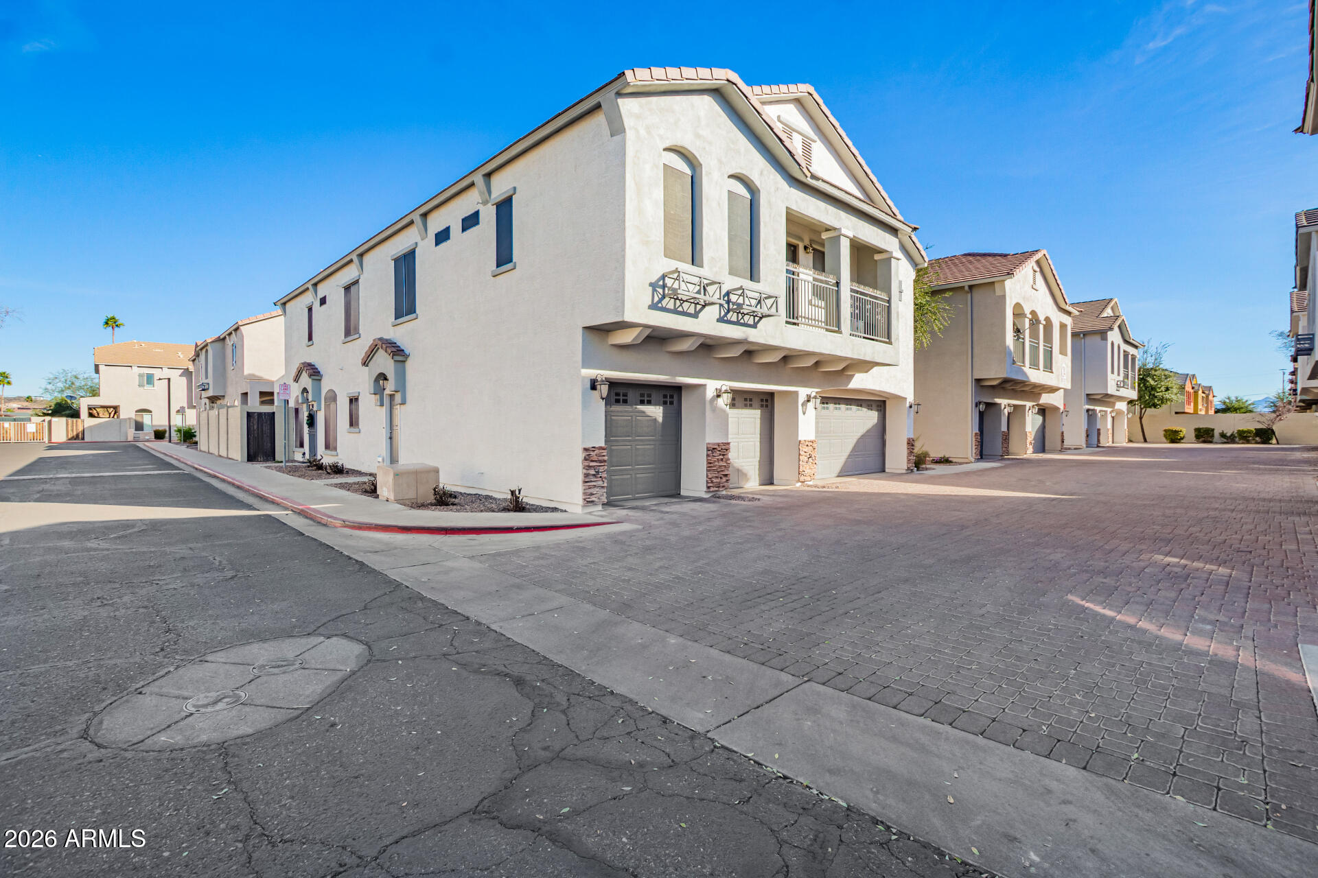 2150 E BELL Road 1075