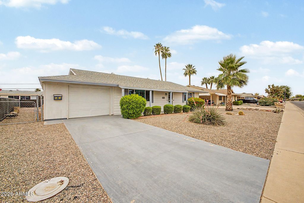Photo of 11442 N Coggins Drive, Sun City, AZ 85351 (MLS # 7025434)