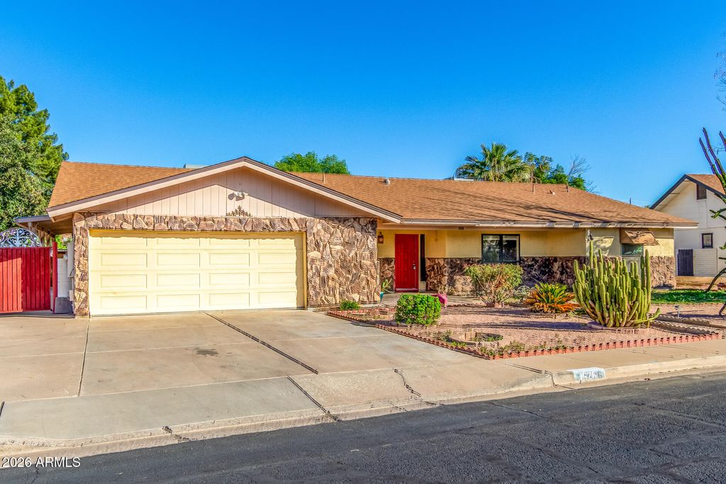 Photo of 1626 E Garnet Avenue, Mesa, AZ 85204 (MLS # 6971202)