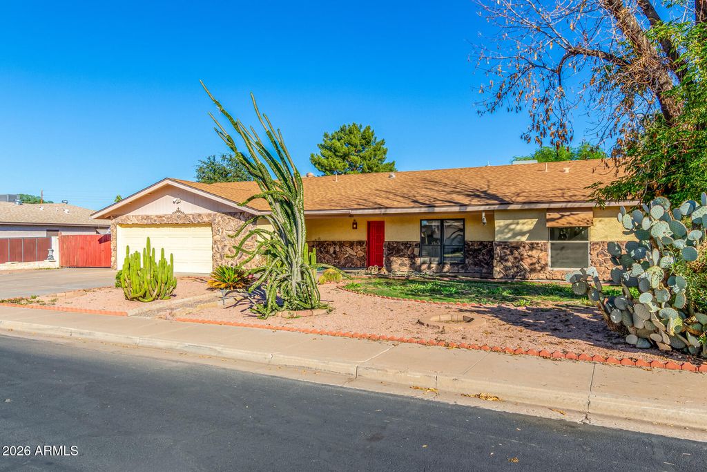 Photo of 1626 E Garnet Avenue, Mesa, AZ 85204 (MLS # 6971202)