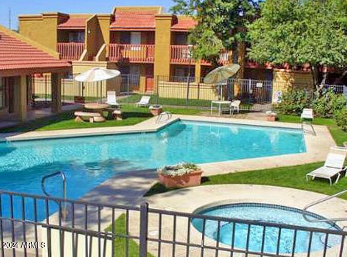 8344 N 67th Avenue A2