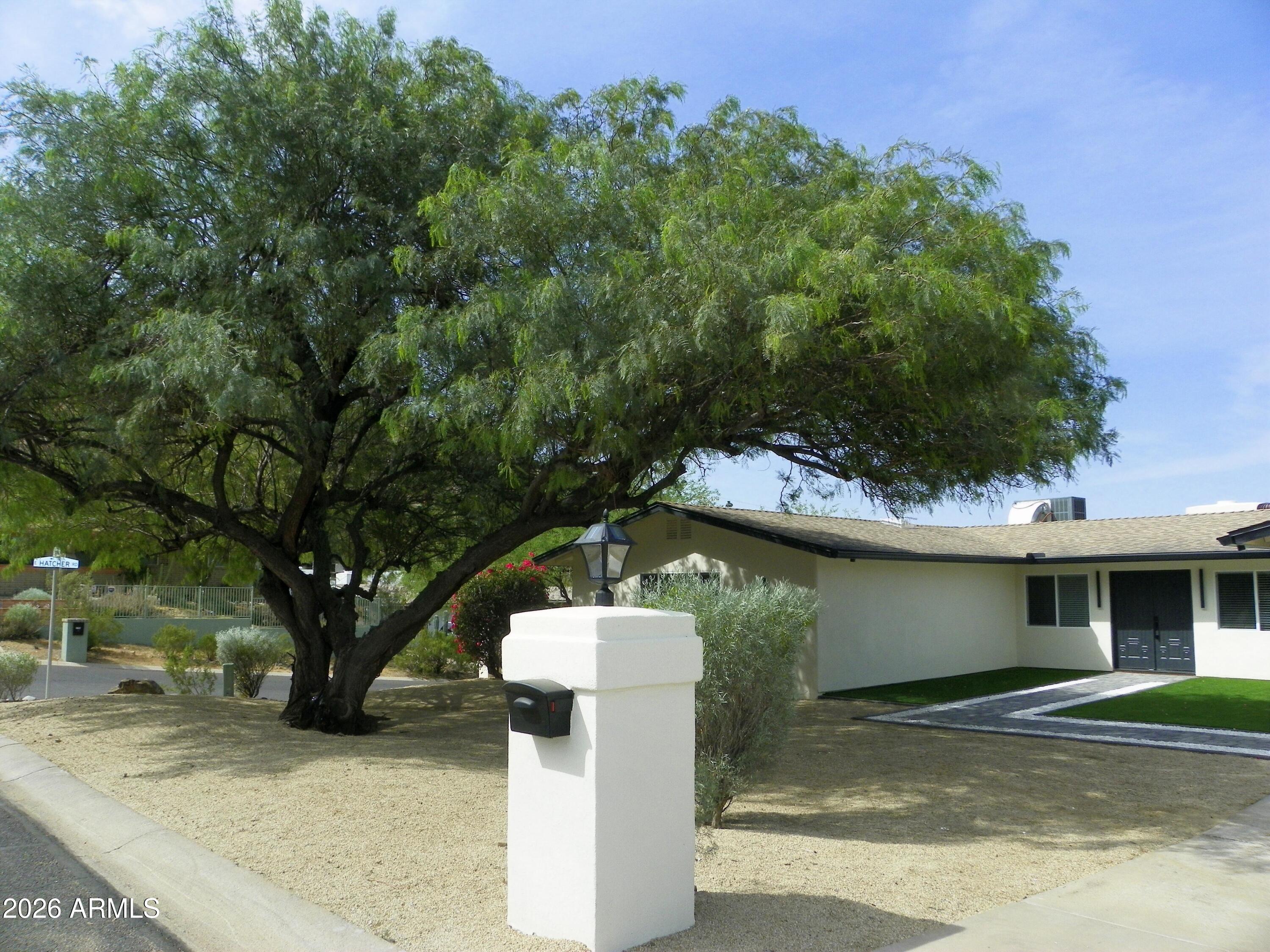 9402 N 18TH Street N