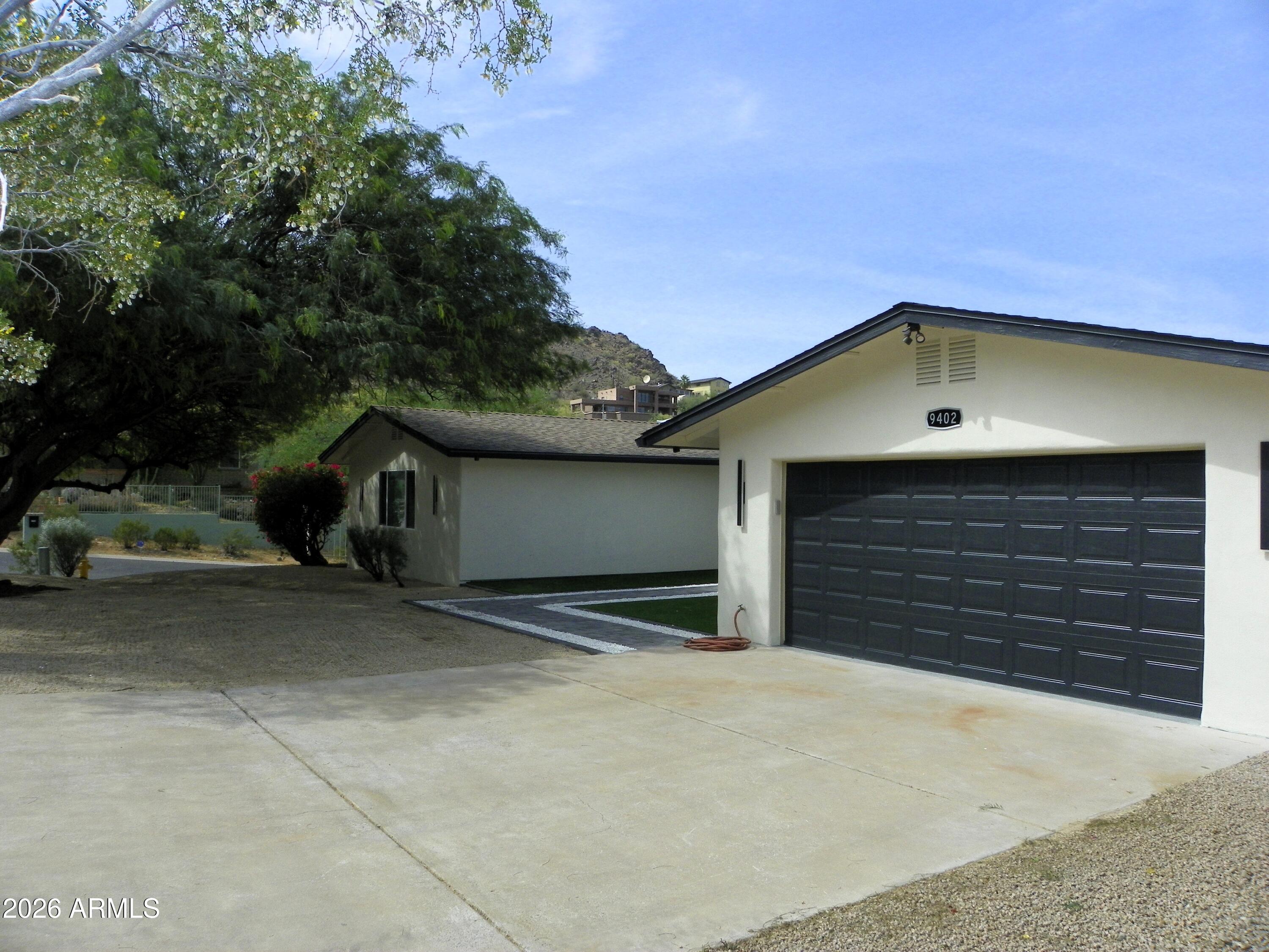 9402 N 18TH Street N