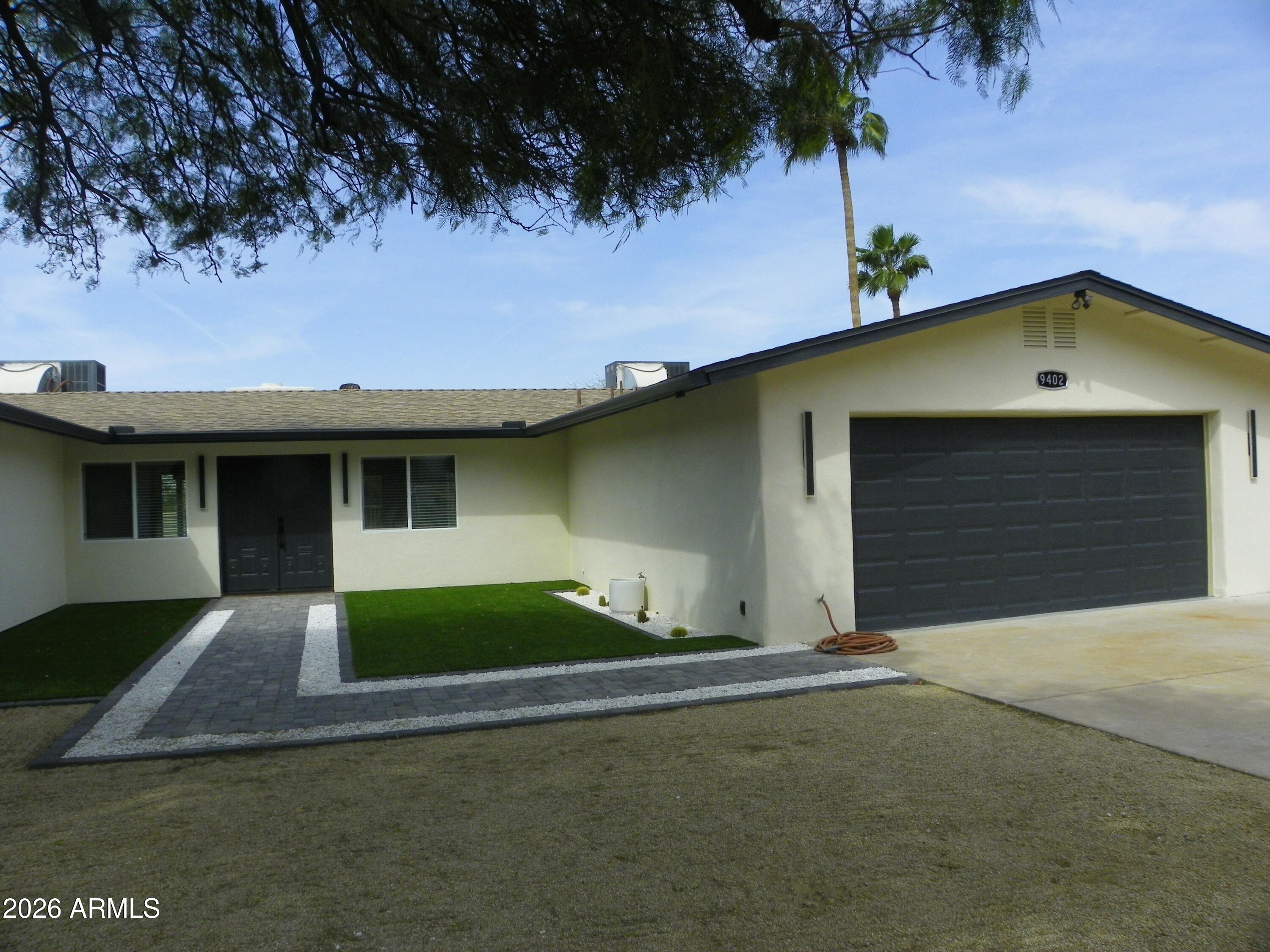 9402 N 18TH Street N