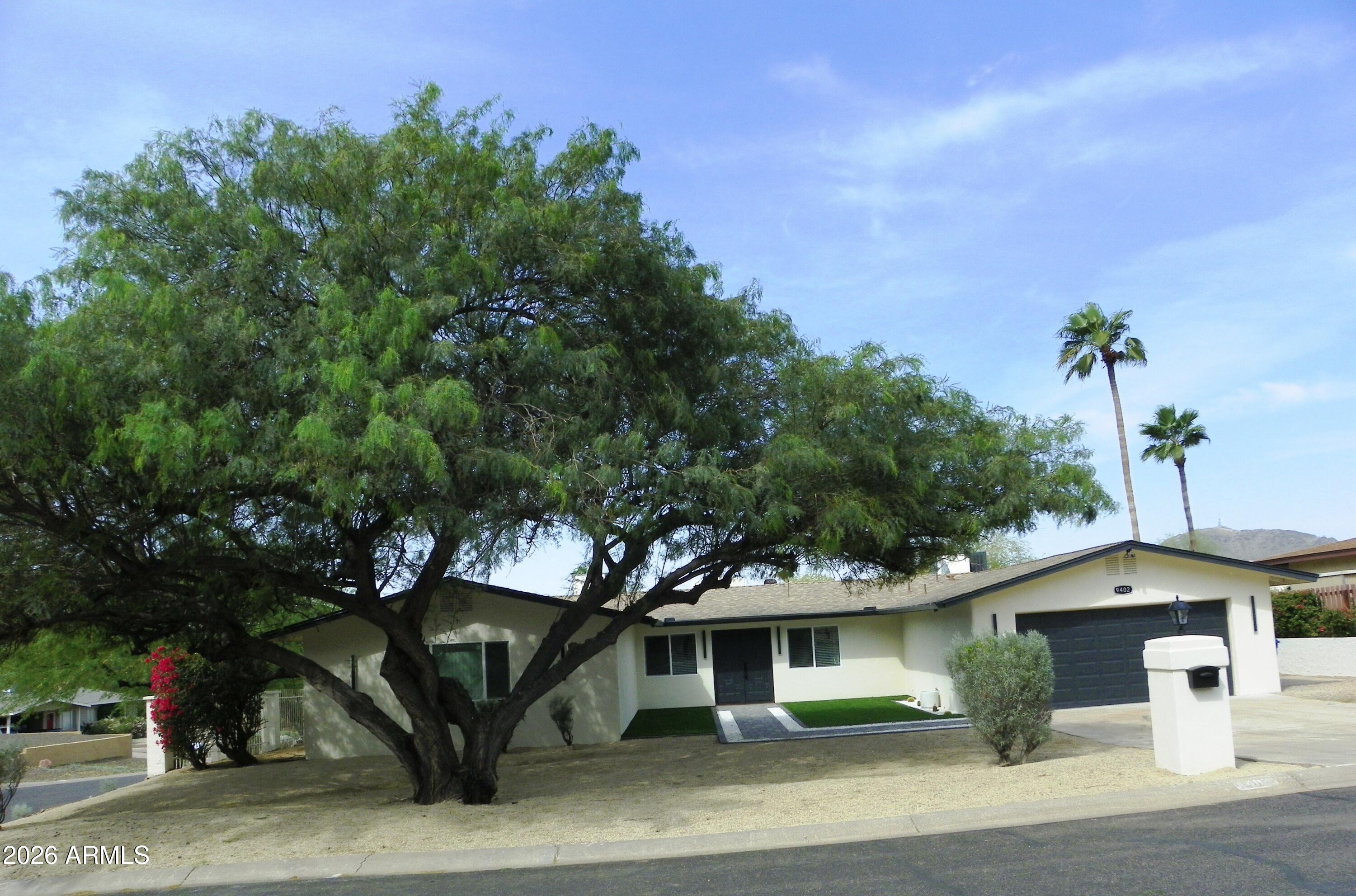 9402 N 18TH Street N