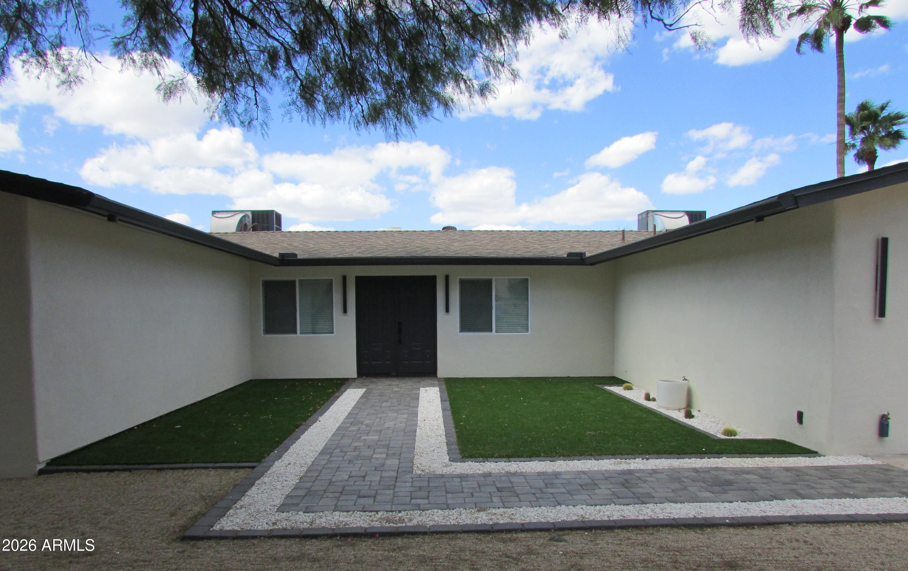 9402 N 18TH Street N