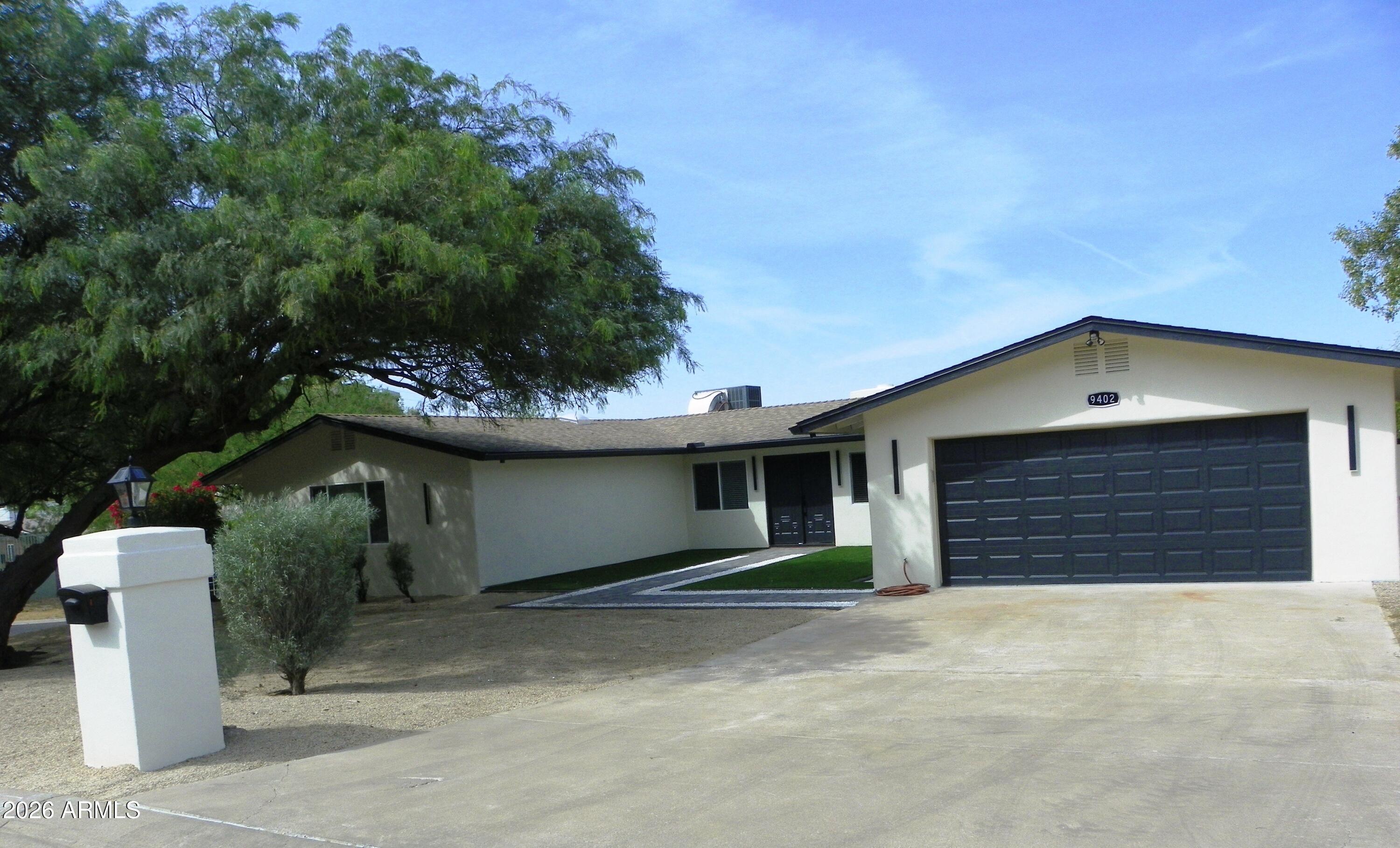 9402 N 18TH Street N