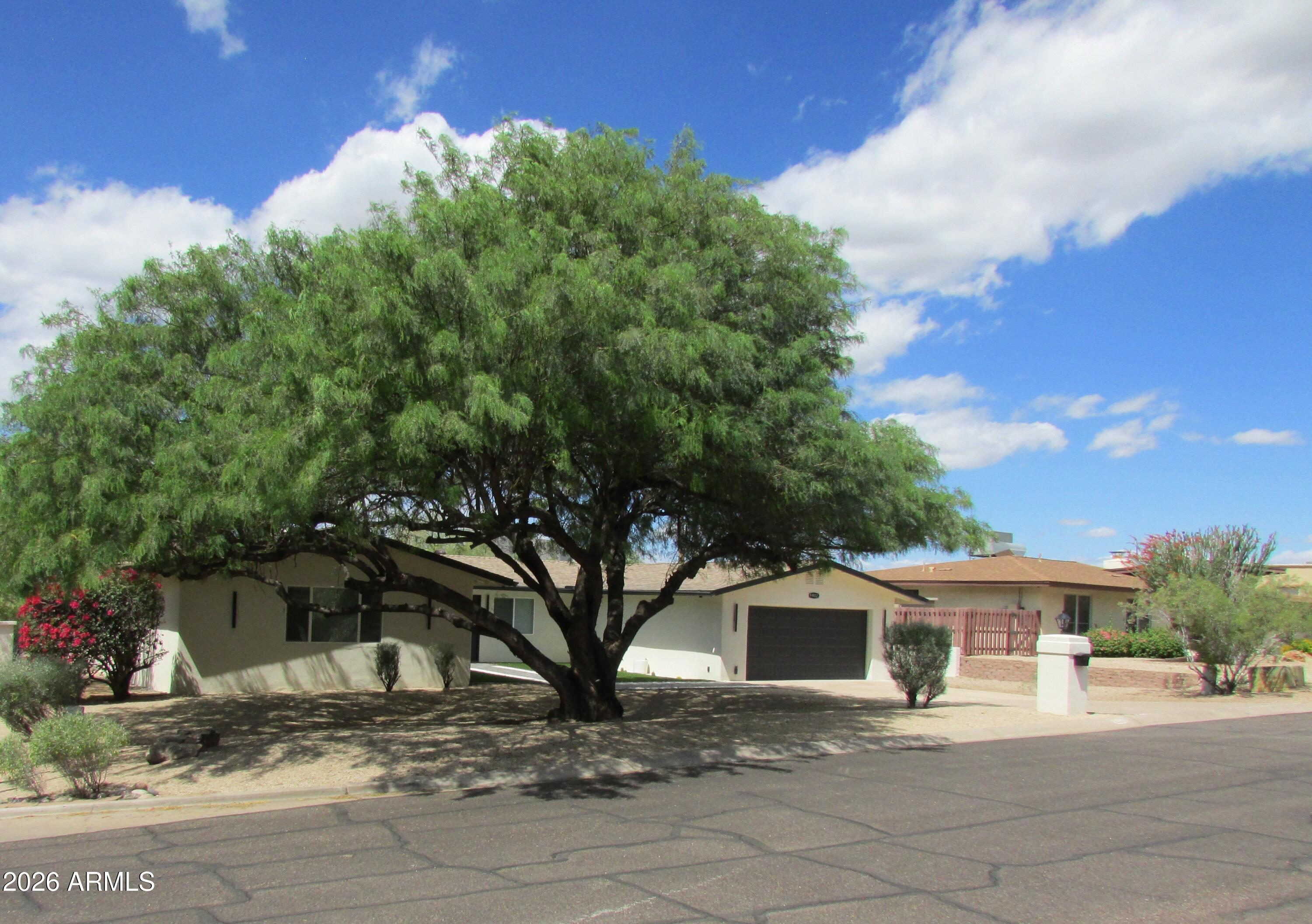 9402 N 18TH Street N