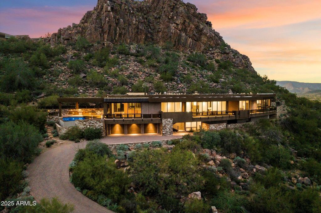 Photo of 36700 N Lone Eagle Point, Carefree, AZ 85377 (MLS # 6934987)