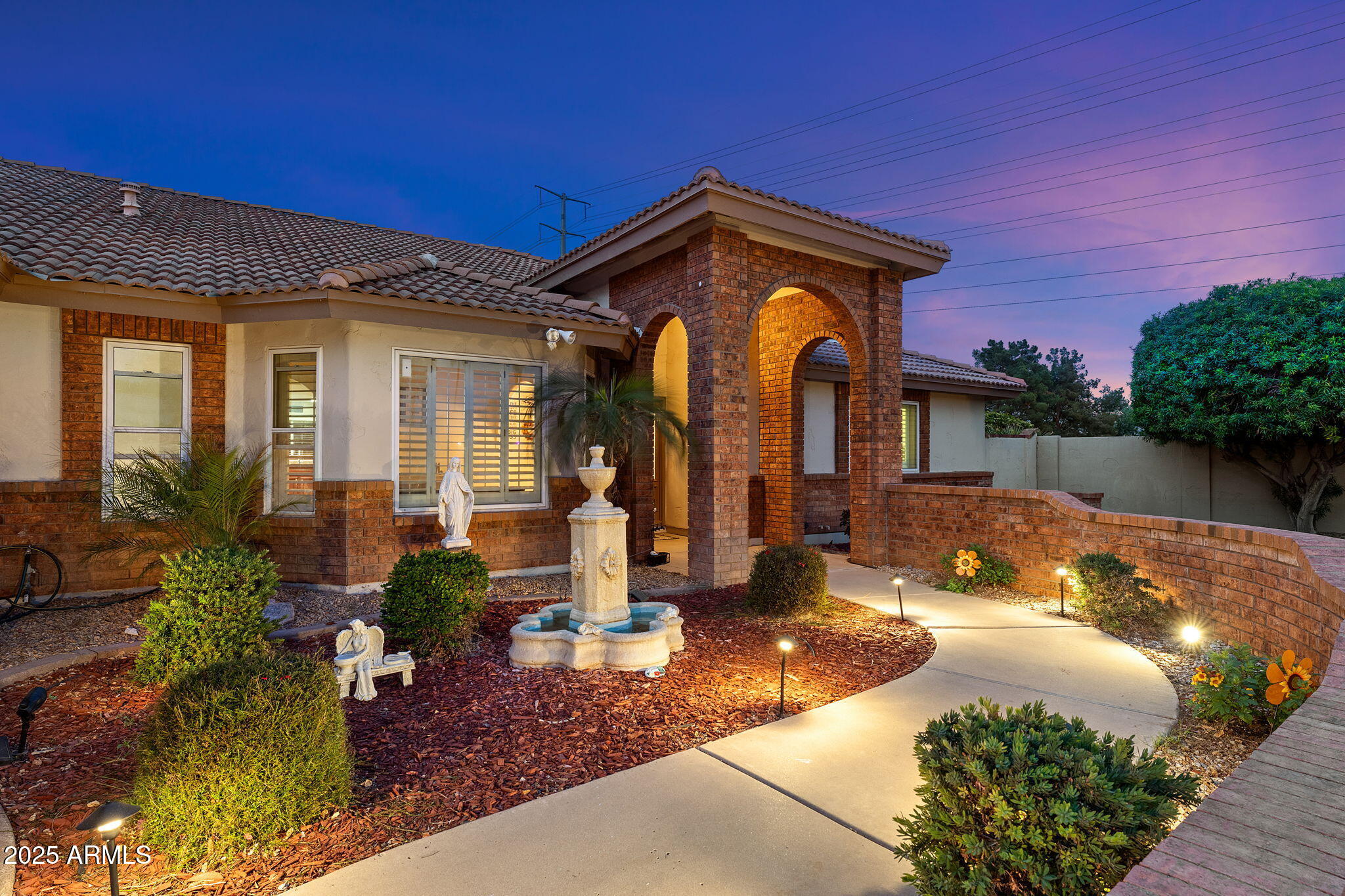 1934 E CYPRESS TREE Drive