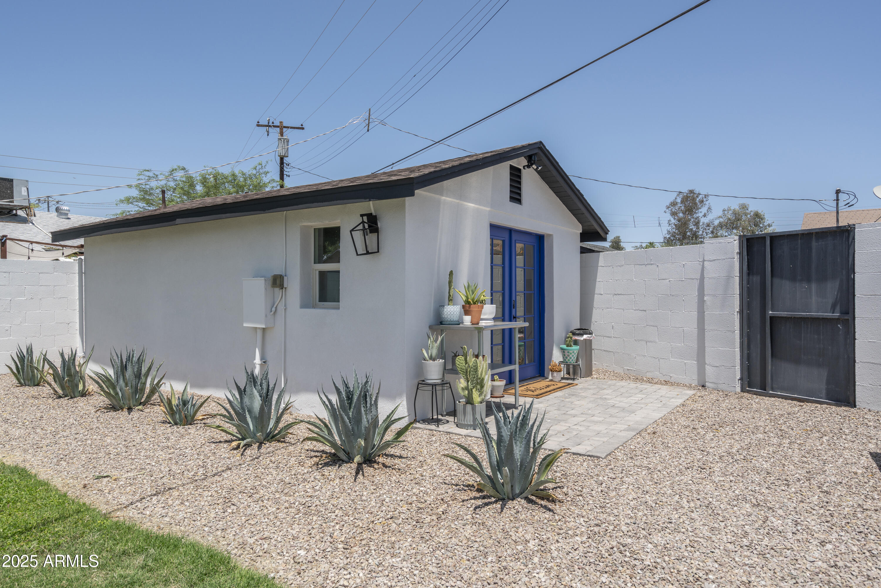 1808 E PINCHOT Avenue