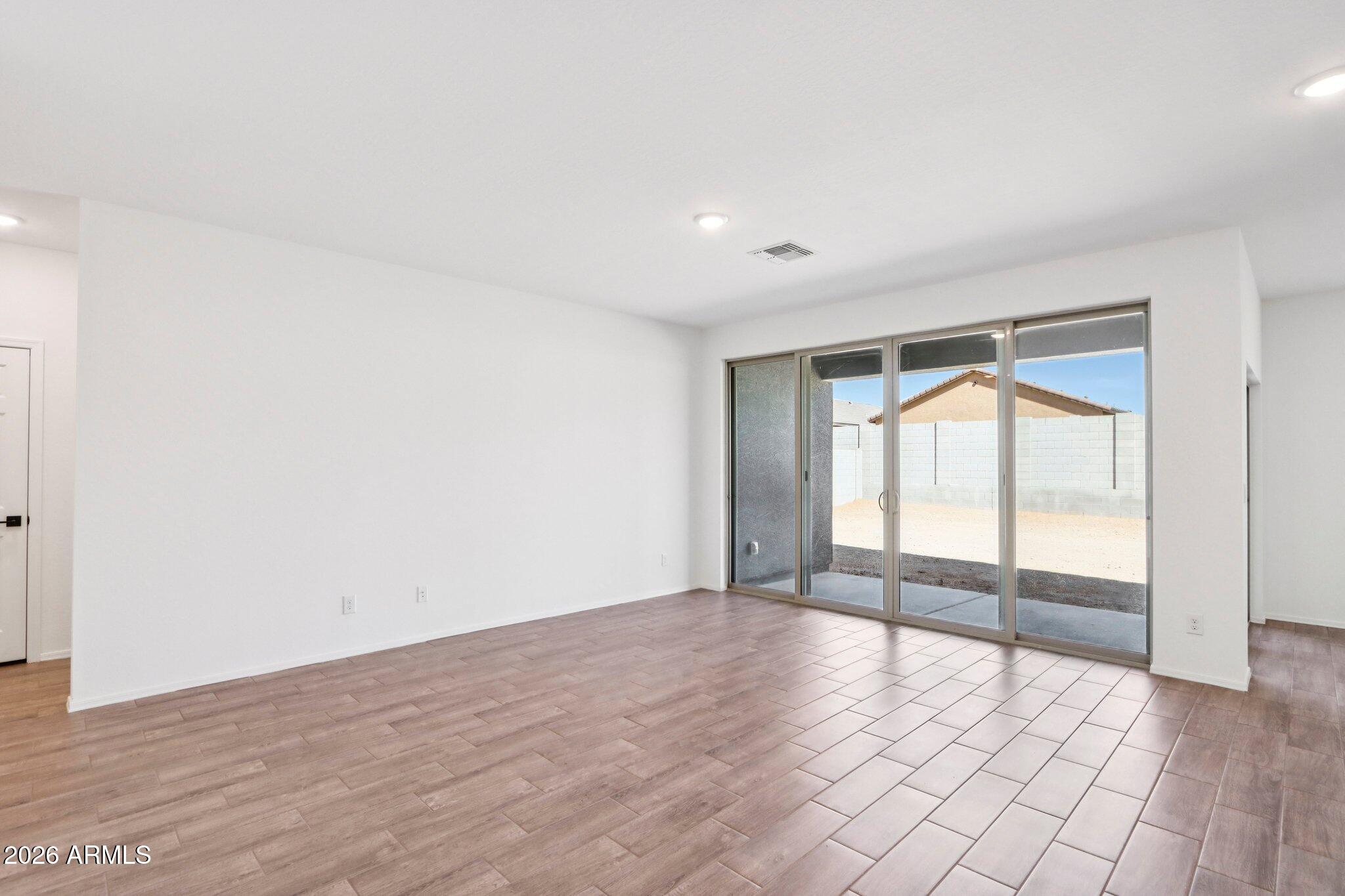 24216 W BOWKER Street