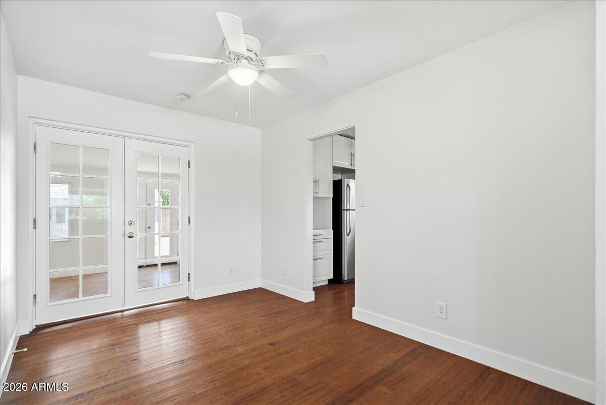 1019 W 10TH Street