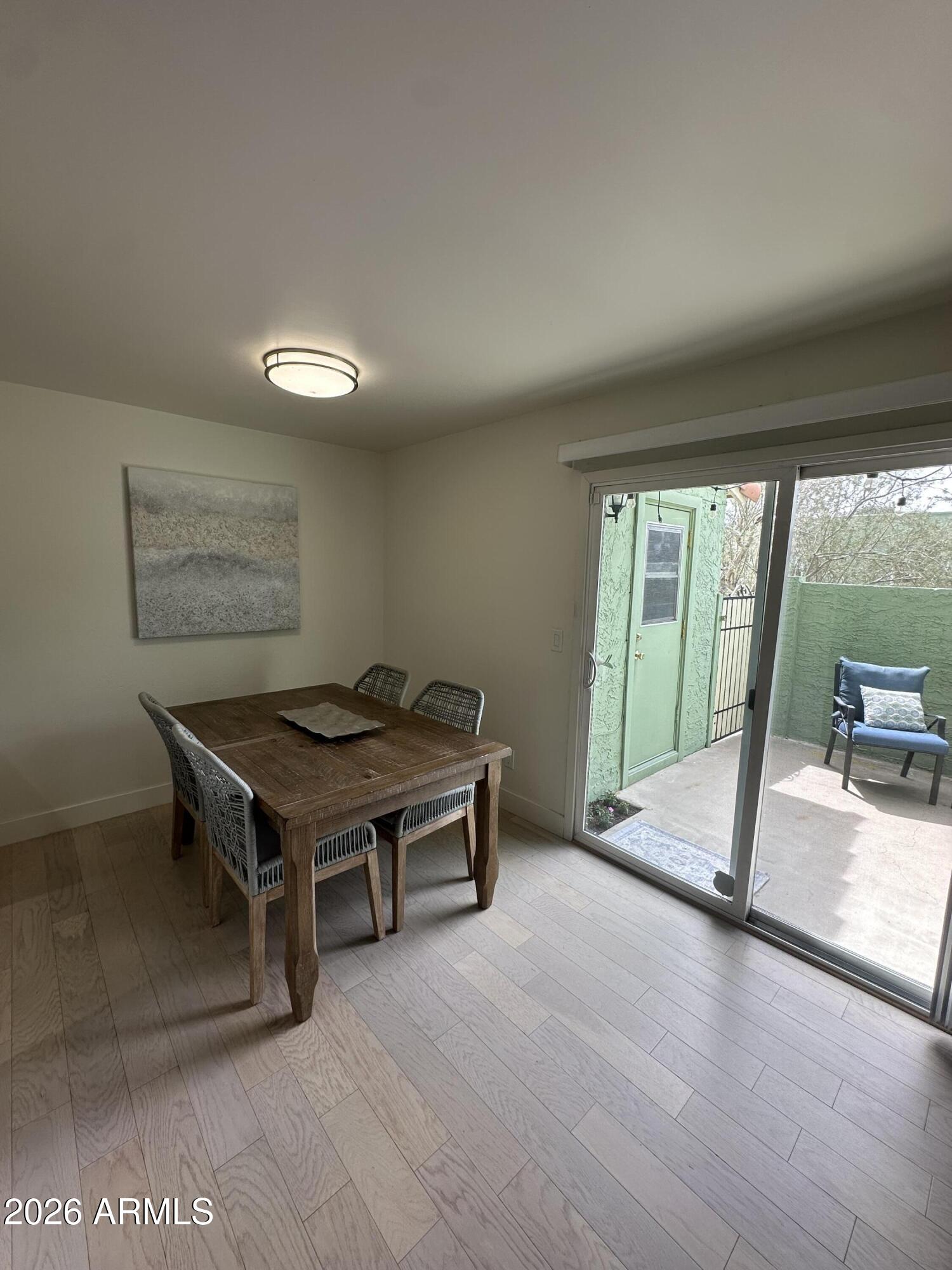 827 E COCHISE Drive B