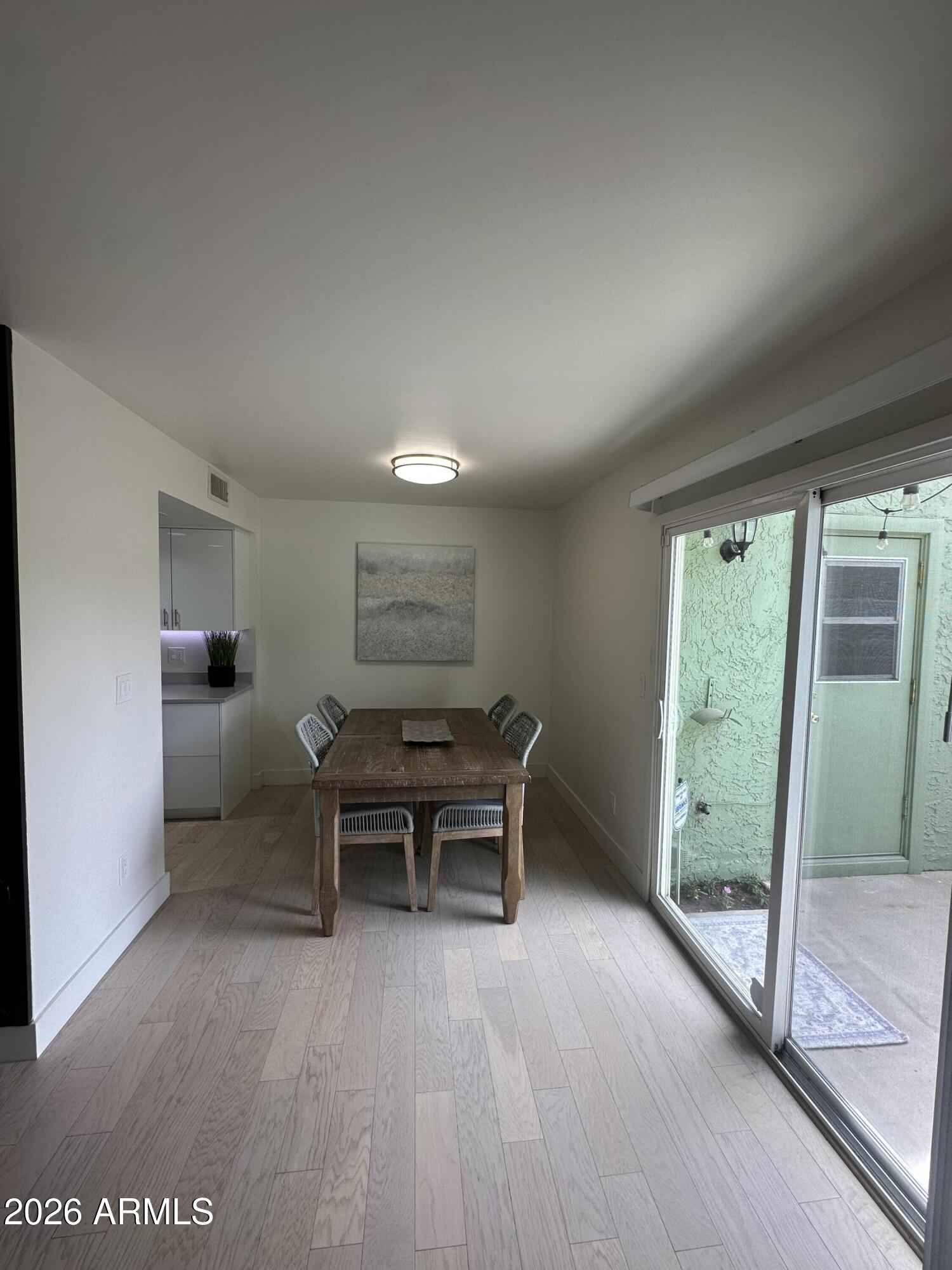 827 E COCHISE Drive B