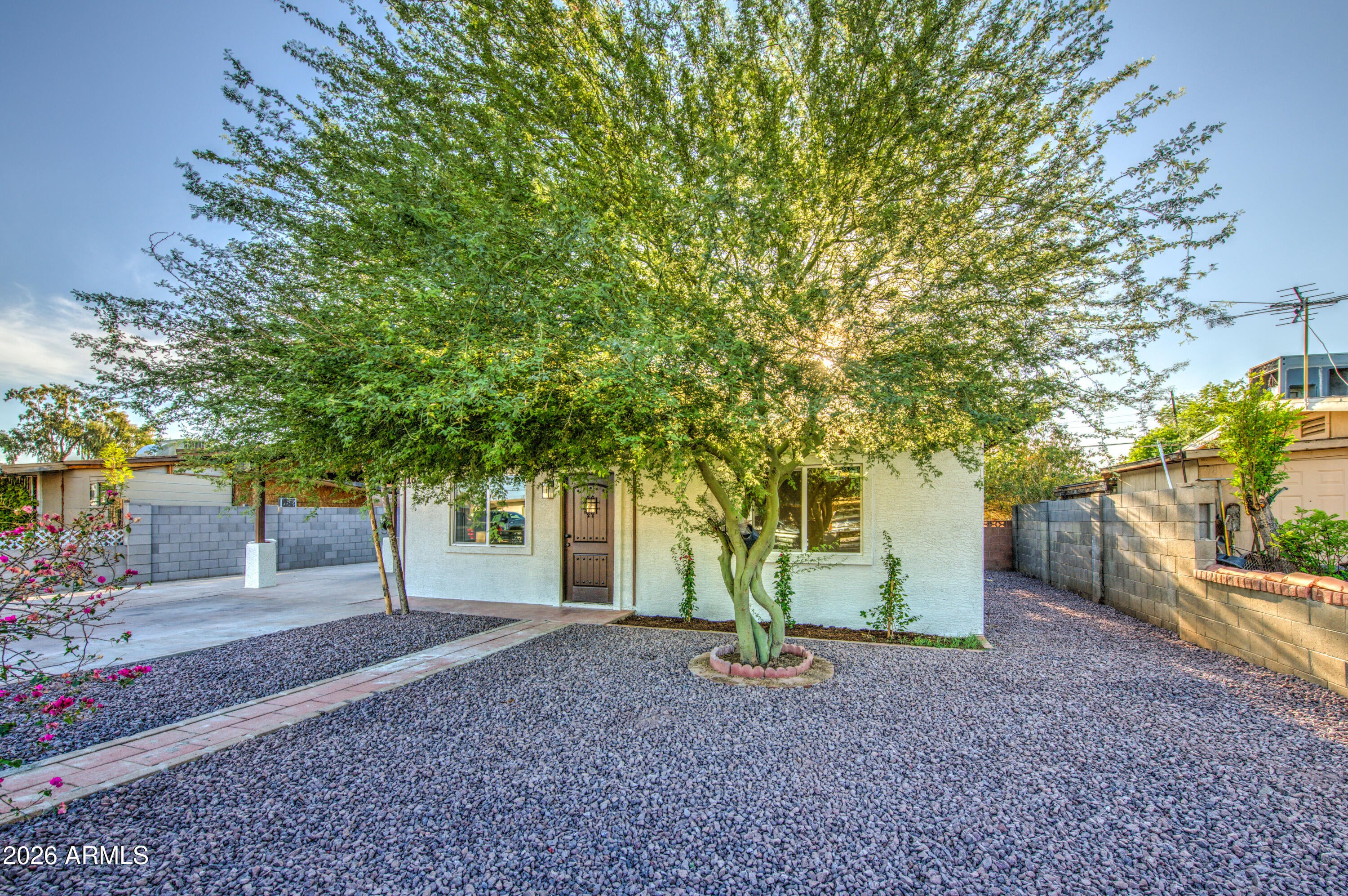 1648 N 38TH Drive