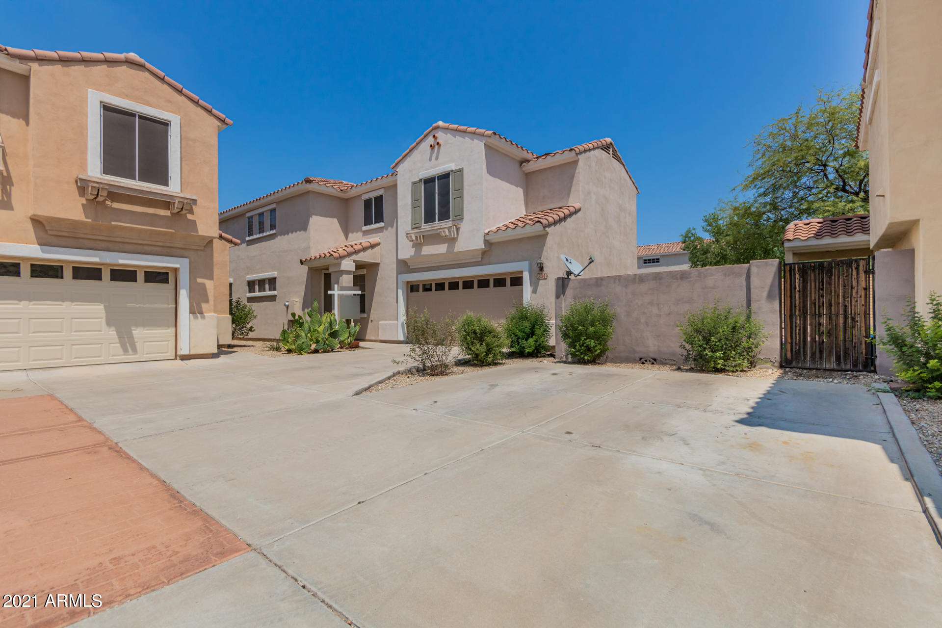 204 W Mountain Sage Drive