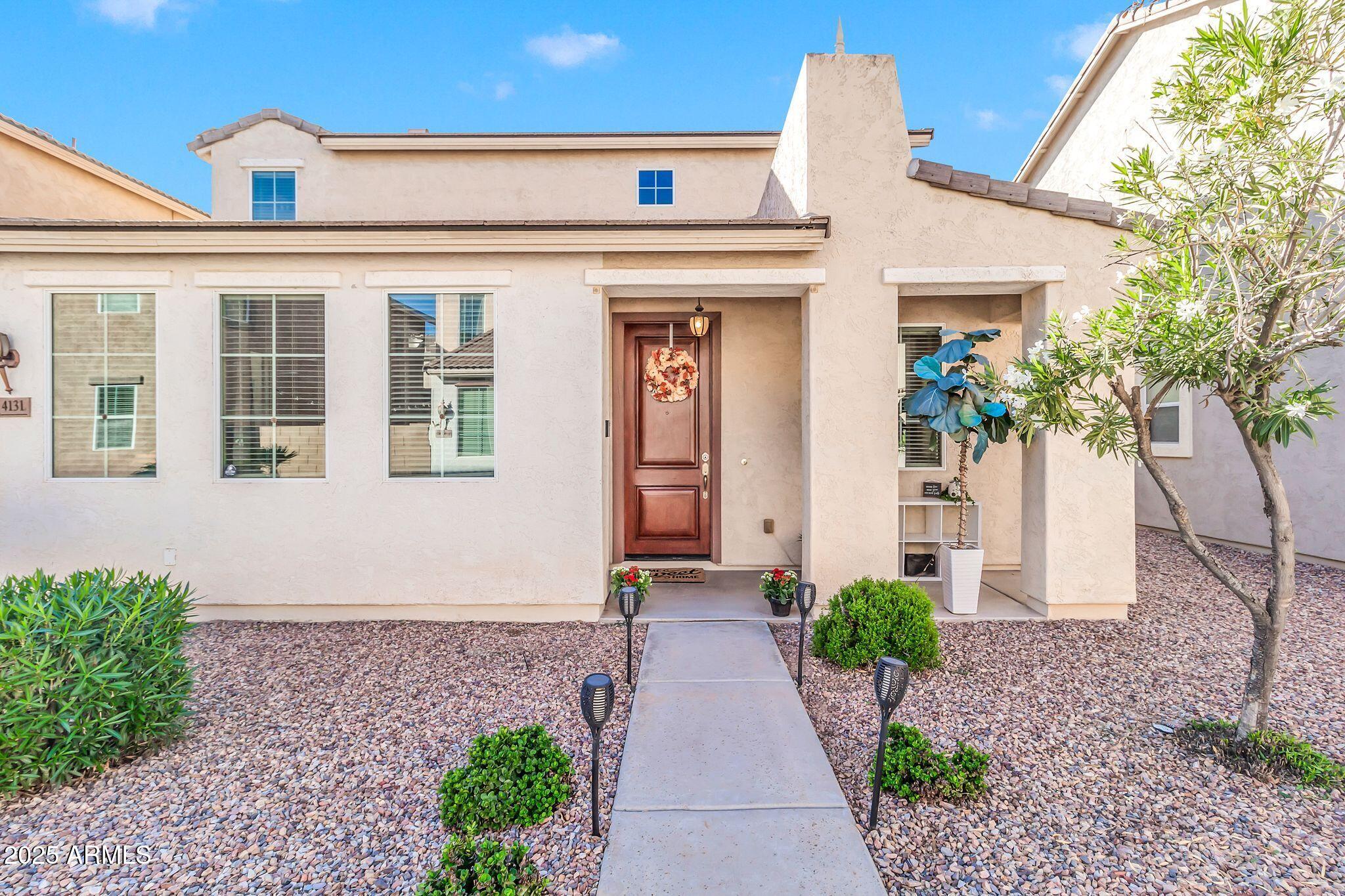 4131 E OAKLAND Street