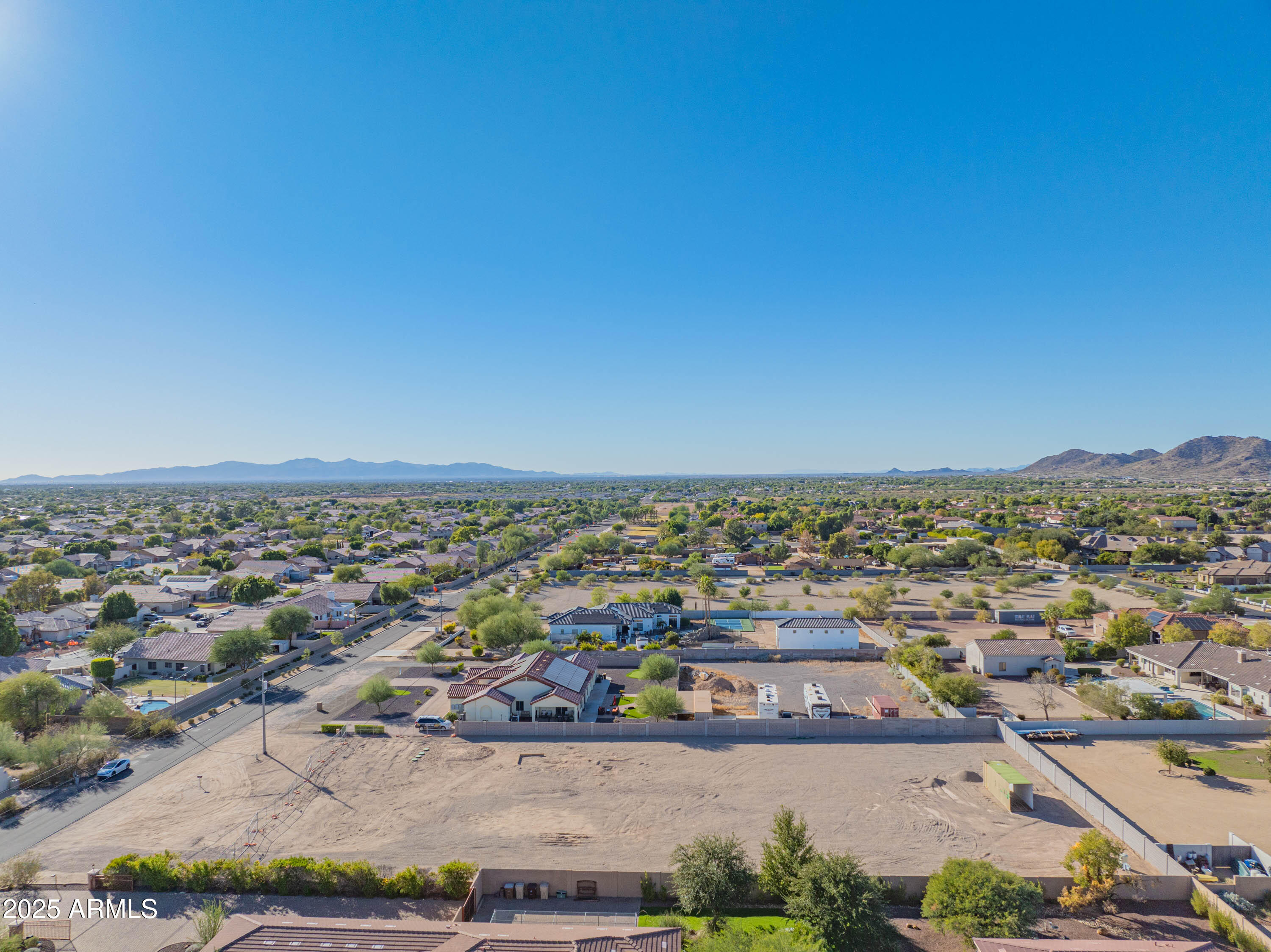 6900 W PINNACLE PEAK Road -