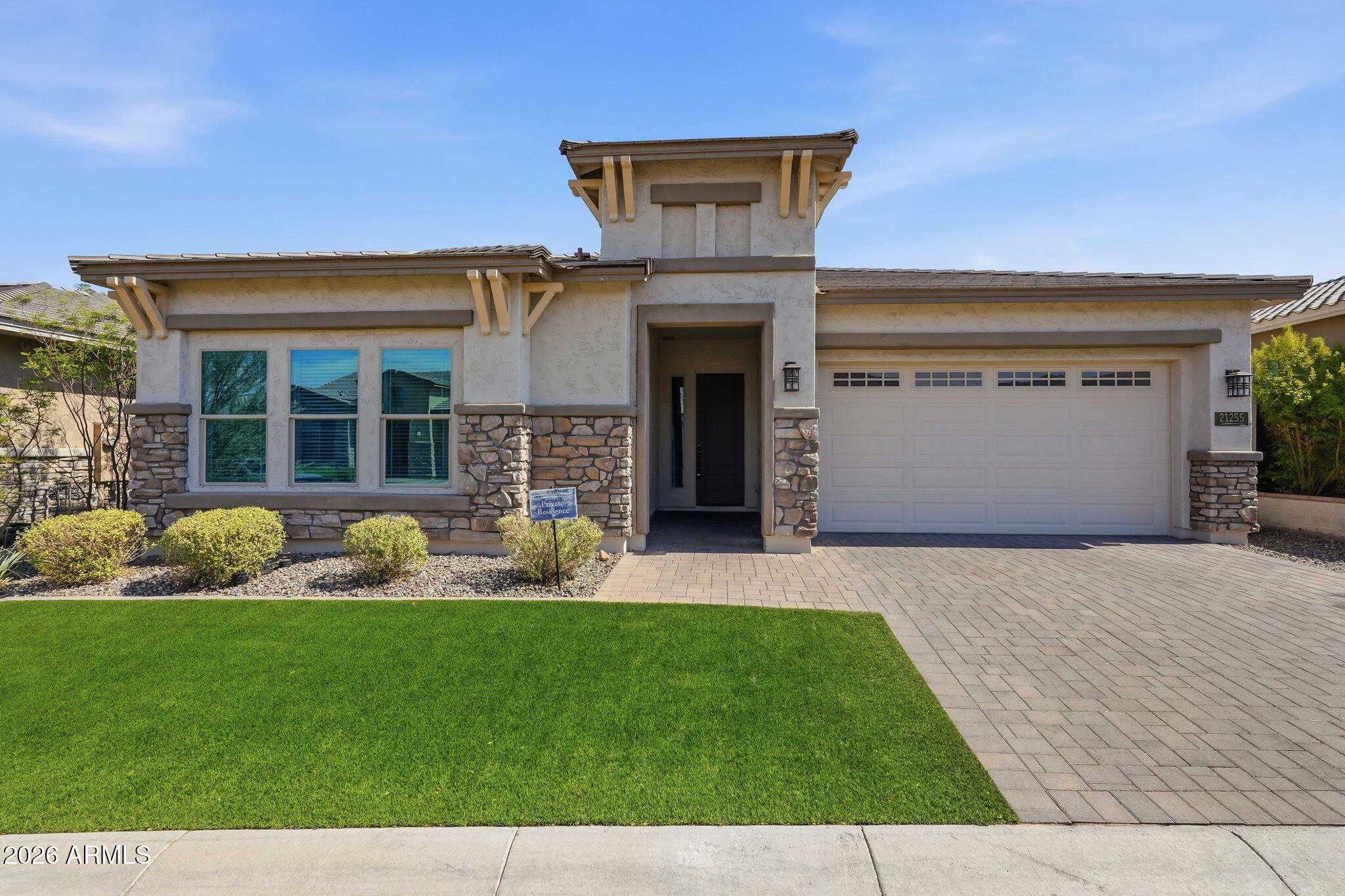 21255 W MINNEZONA Avenue